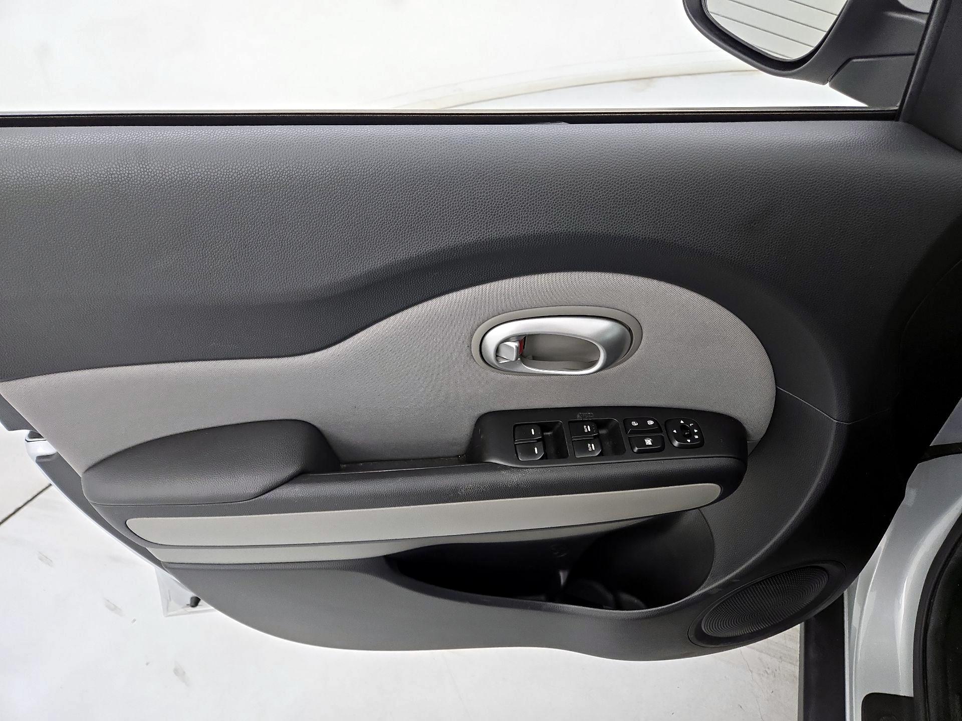 Thumbnail: 2014 Kia Soul - 12