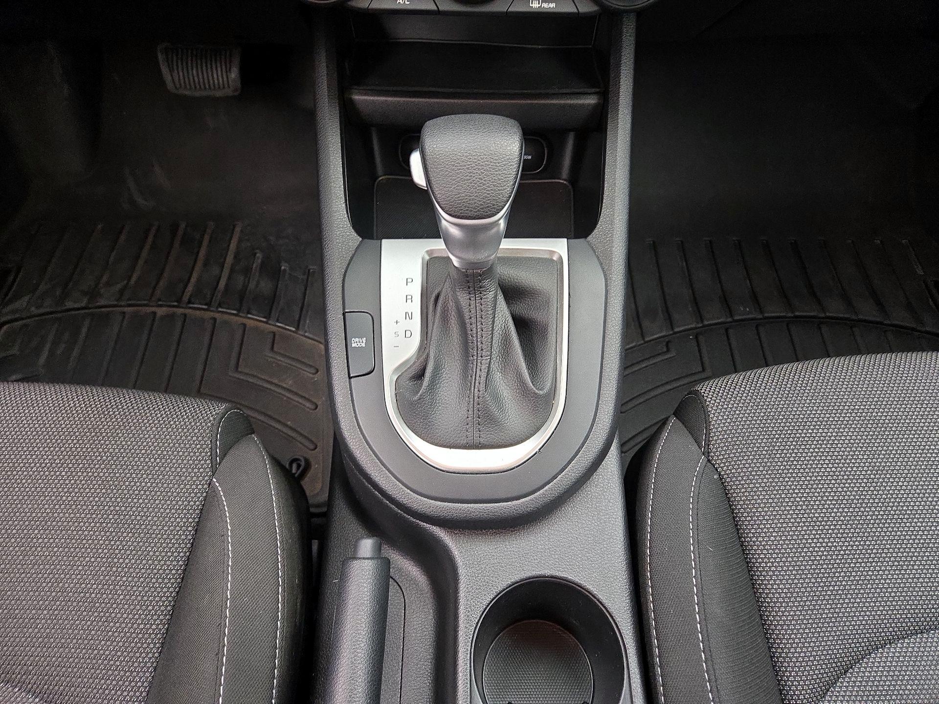 Thumbnail: 2022 Kia Forte - 17