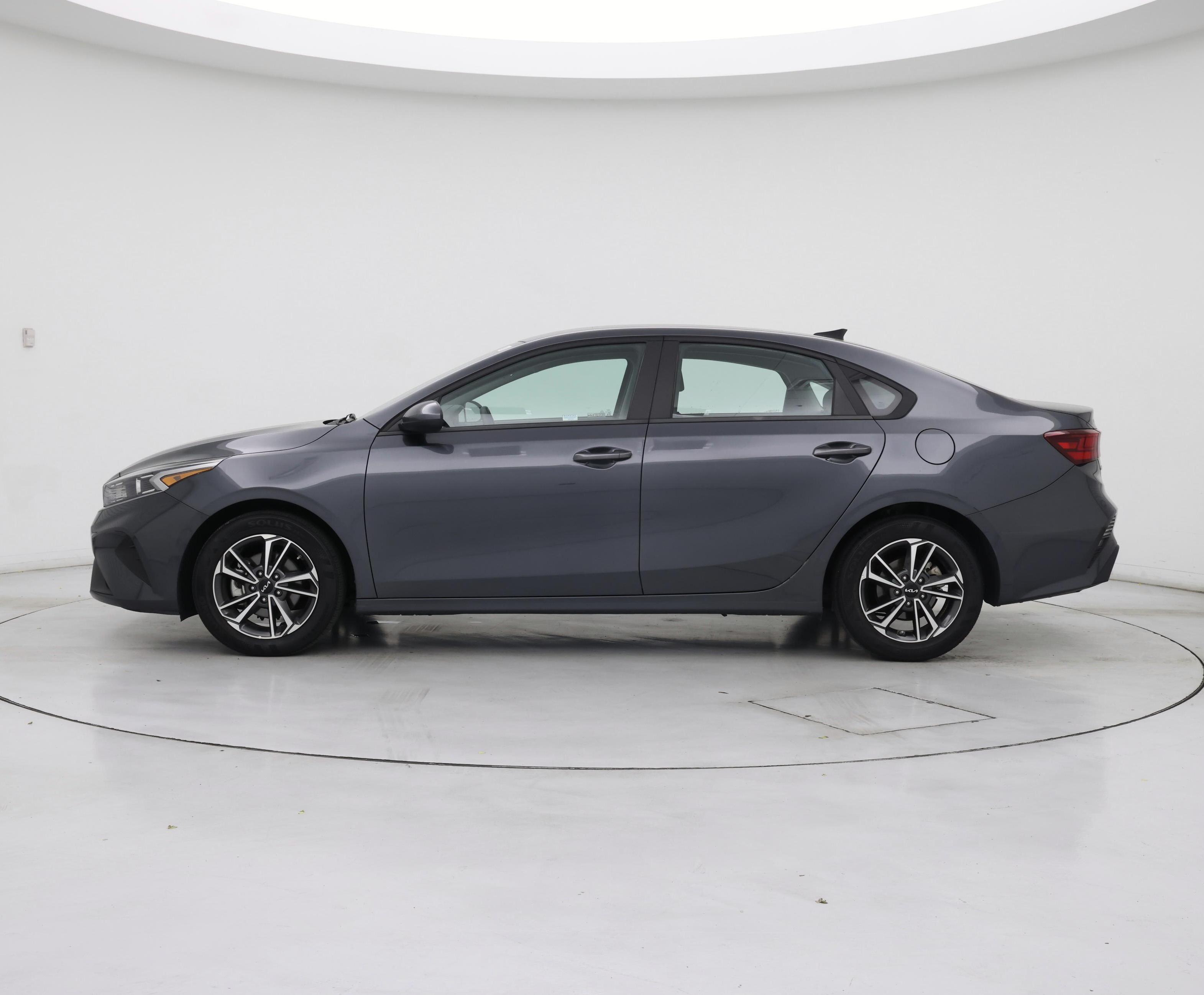 Thumbnail: 2022 Kia Forte - 3