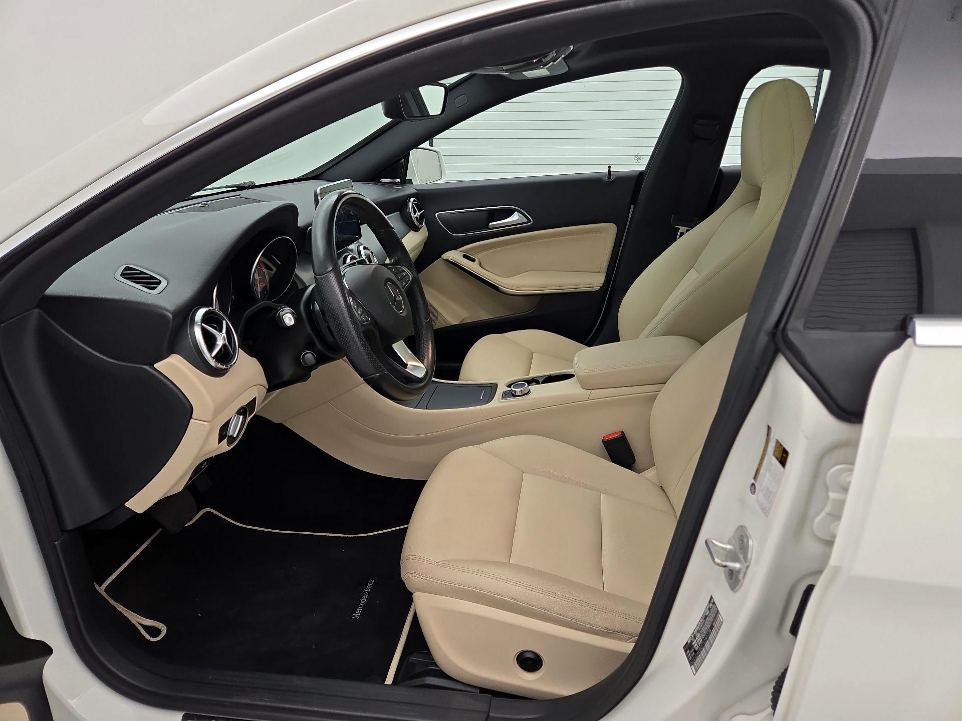 Thumbnail: 2015 Mercedes-Benz CLA - 11