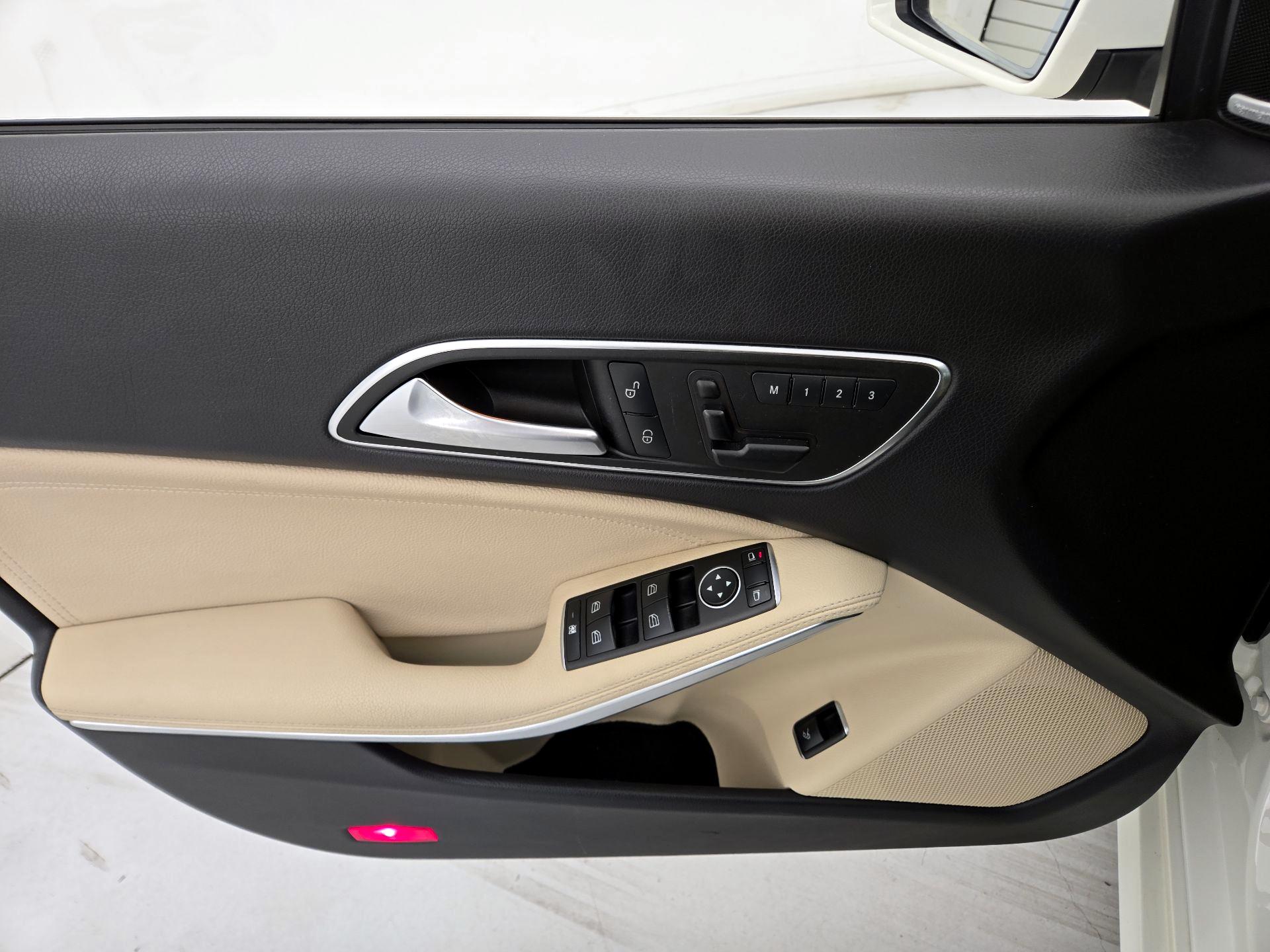 Thumbnail: 2015 Mercedes-Benz CLA - 12