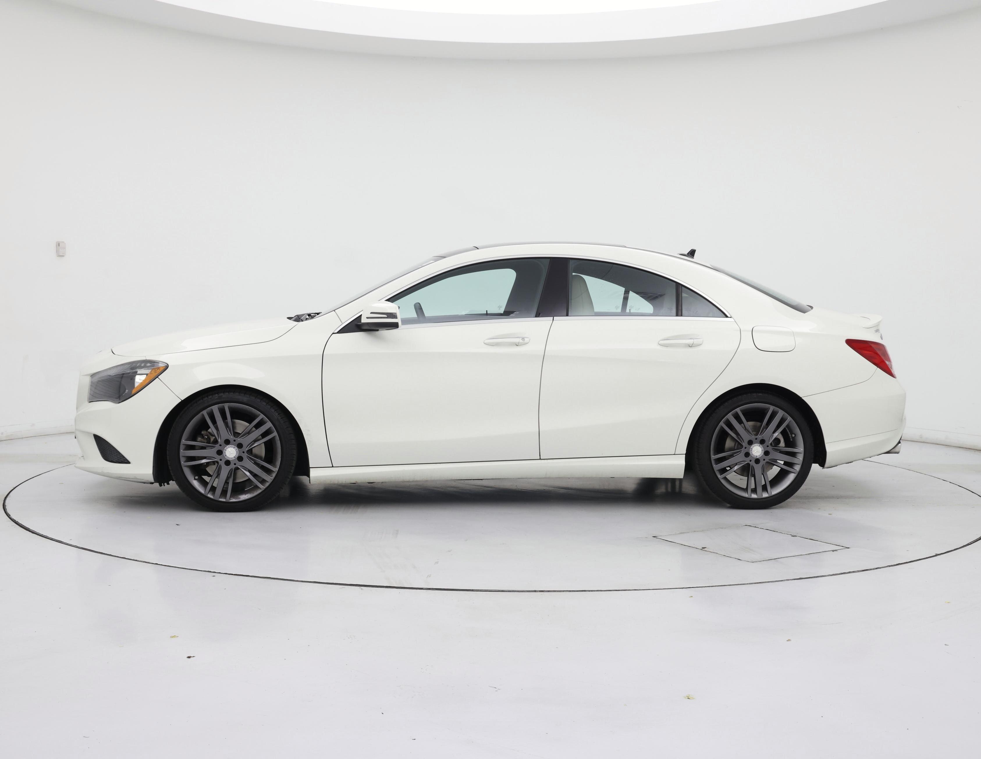Thumbnail: 2015 Mercedes-Benz CLA - 3