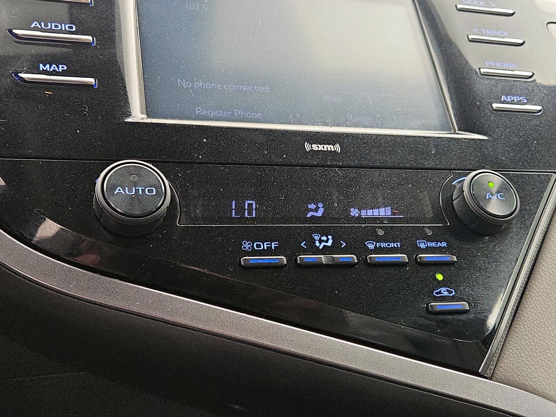 Thumbnail: 2020 Toyota Camry - 16