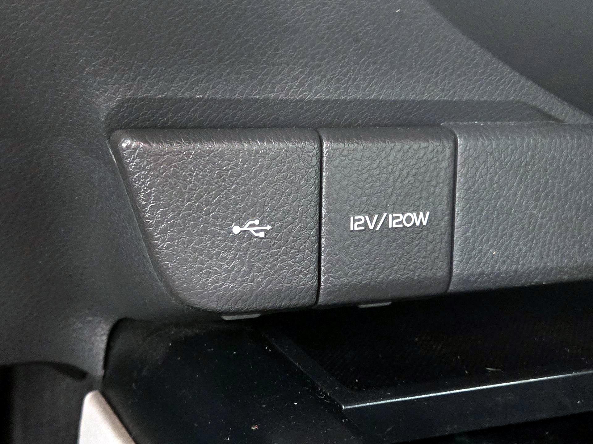 Thumbnail: 2020 Toyota Camry - 18