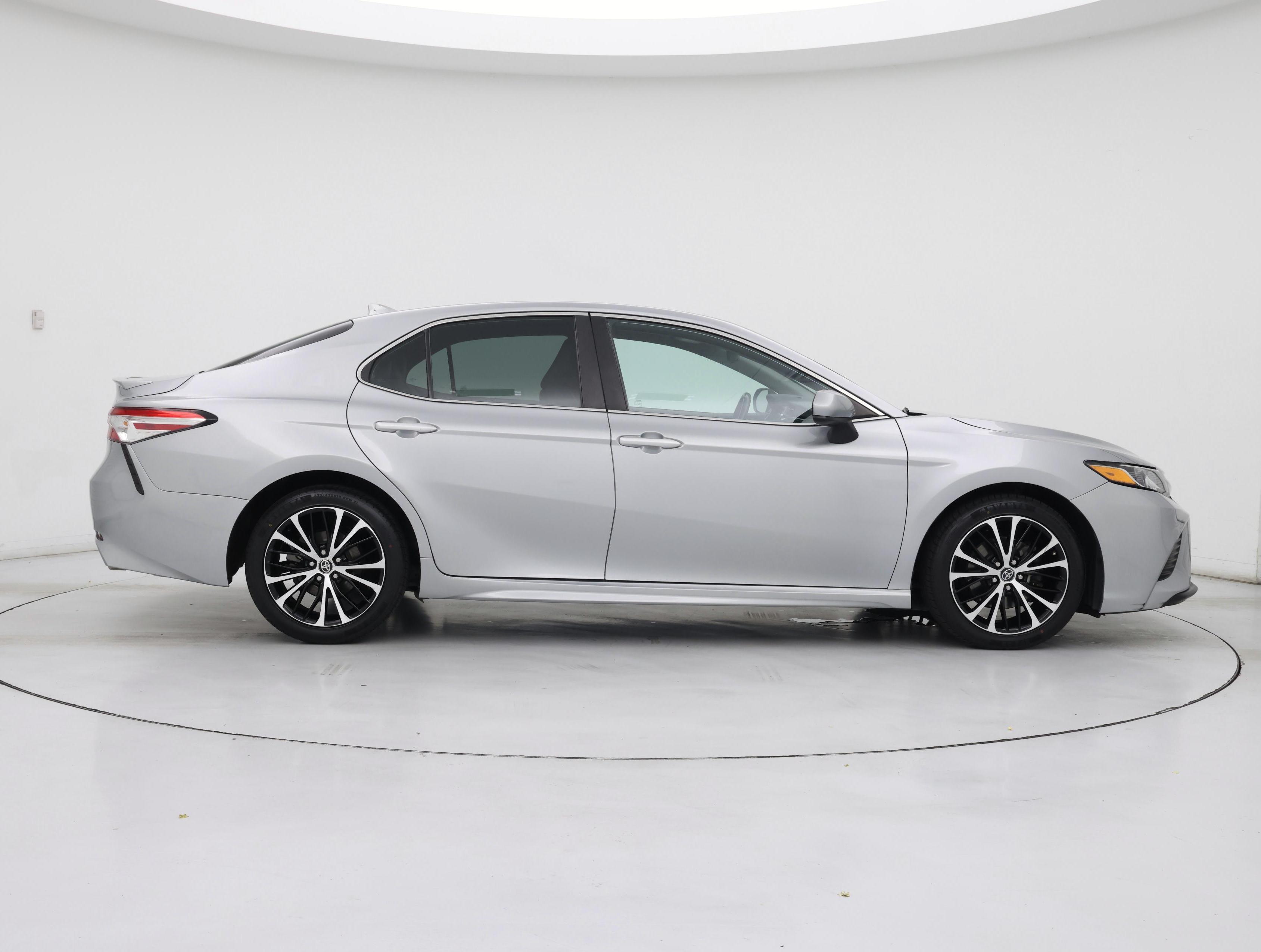 Thumbnail: 2020 Toyota Camry - 7