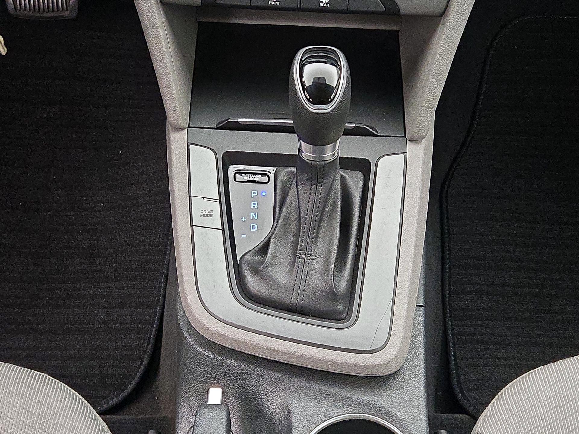 Thumbnail: 2018 Hyundai Elantra - 17