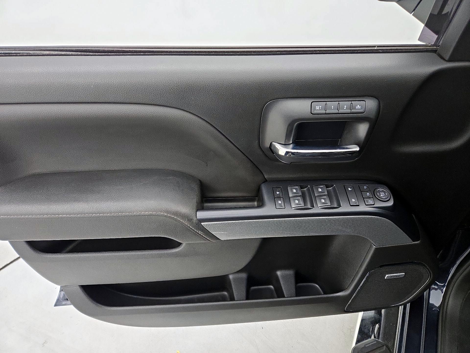 Thumbnail: 2018 Chevrolet Silverado 1500 - 12