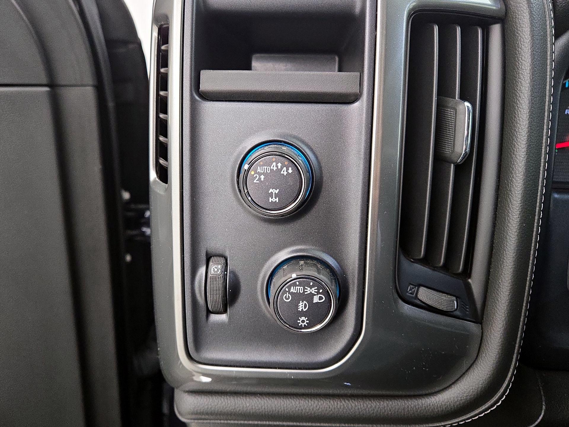 Thumbnail: 2018 Chevrolet Silverado 1500 - 13