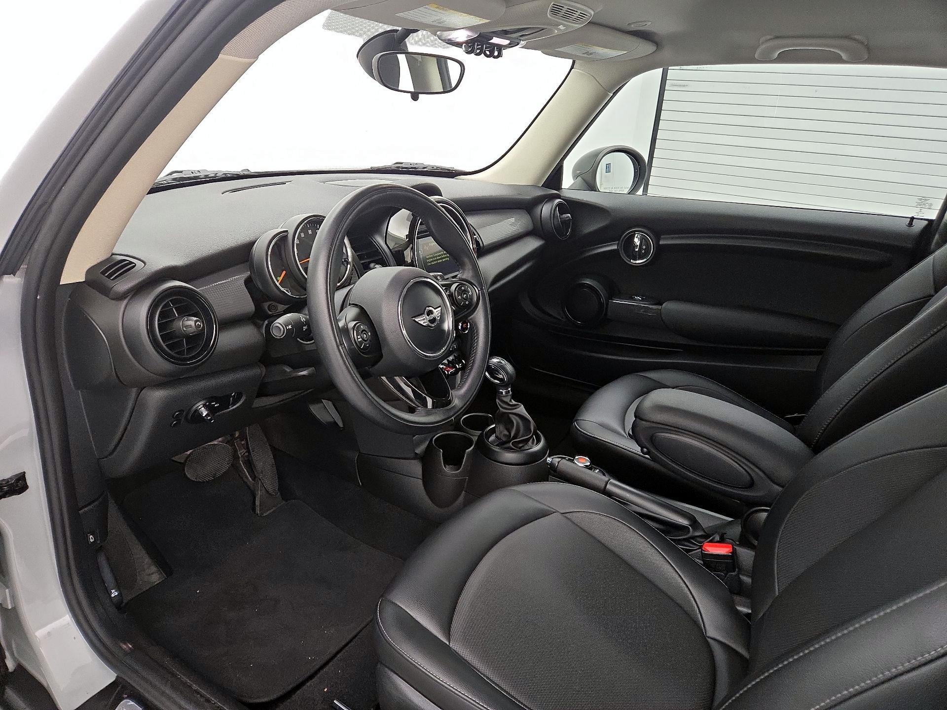 Thumbnail: 2017 MINI Cooper Hardtop - 11