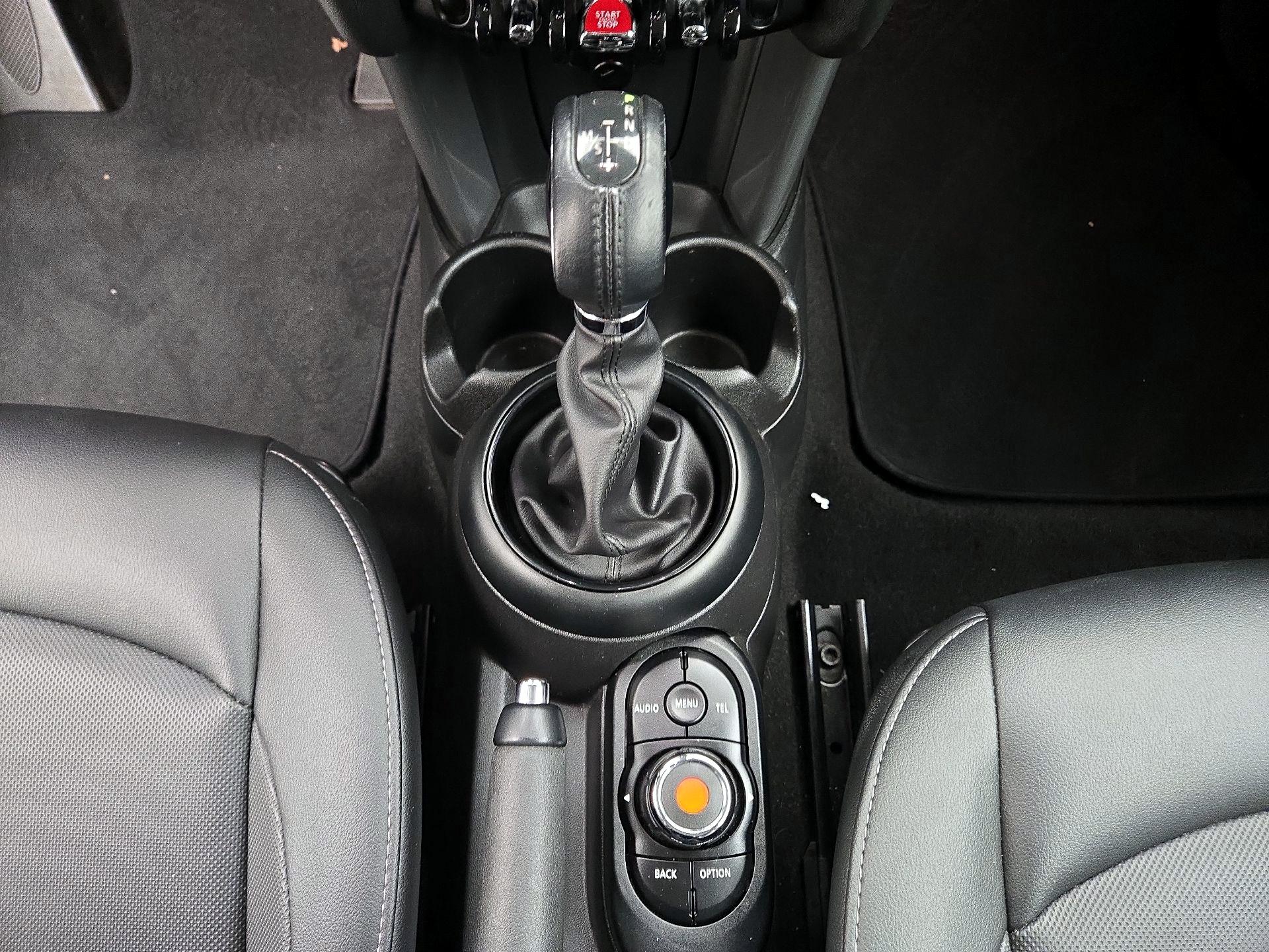 Thumbnail: 2017 MINI Cooper Hardtop - 15