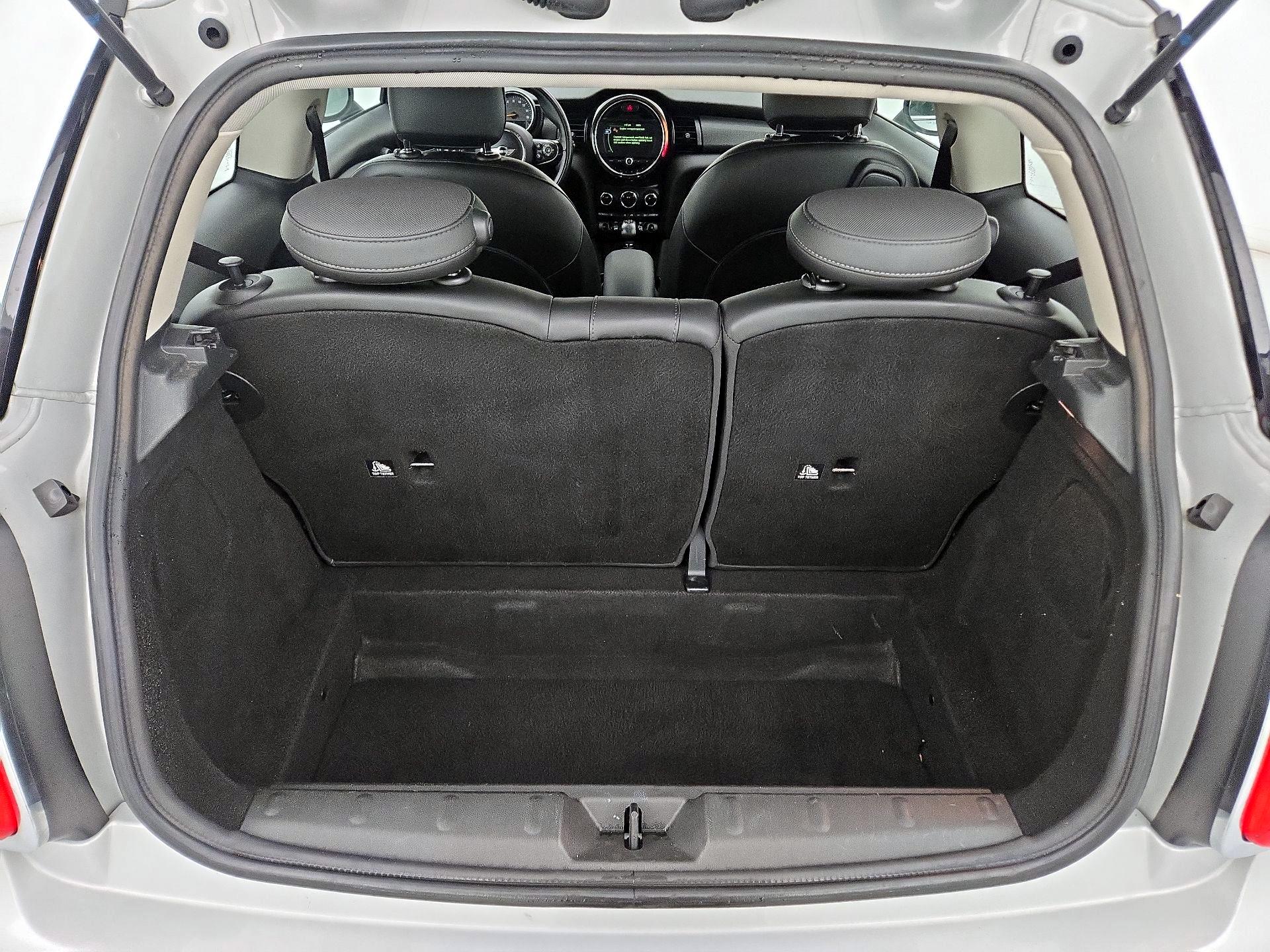 Thumbnail: 2017 MINI Cooper Hardtop - 16