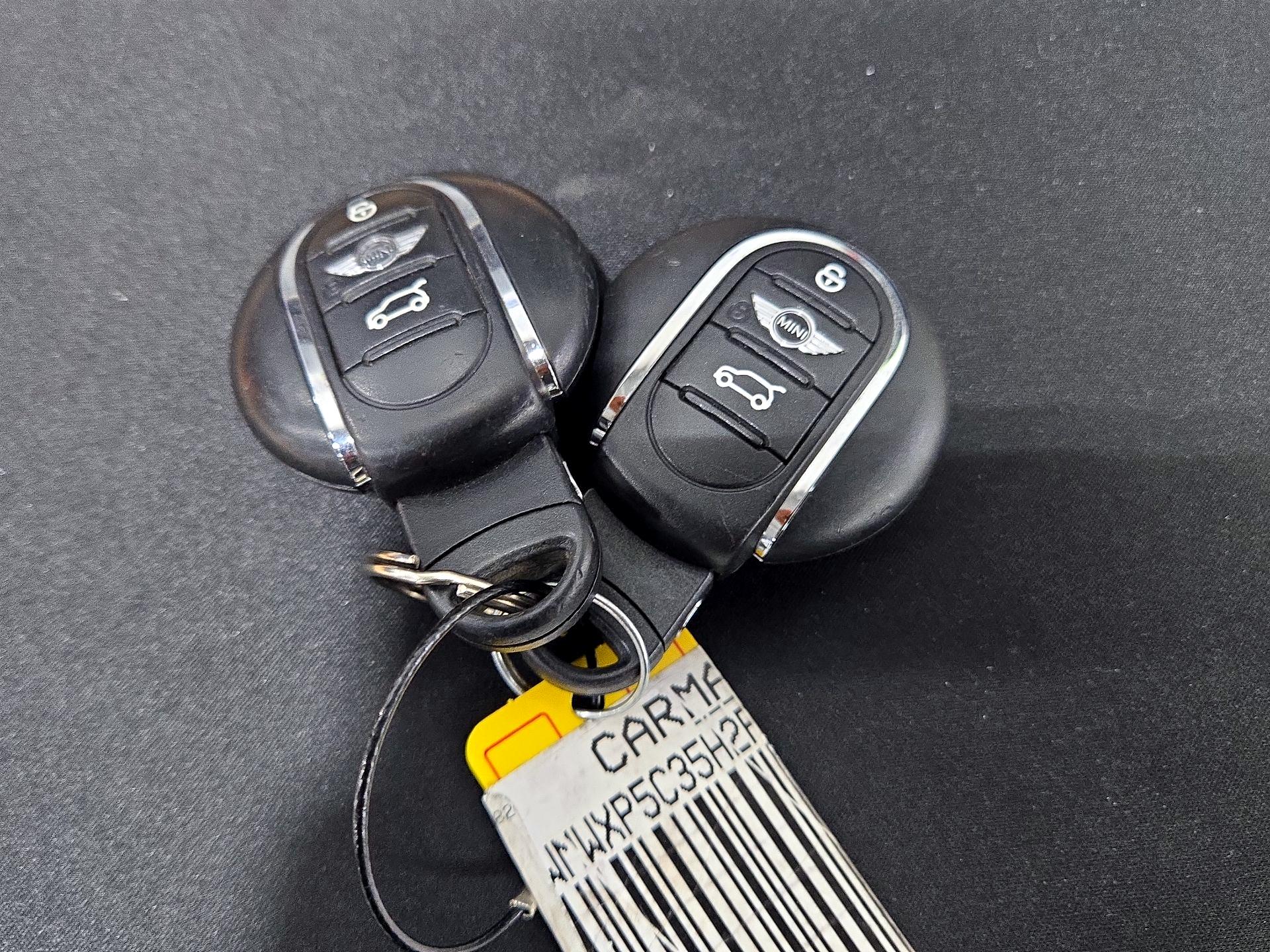 Thumbnail: 2017 MINI Cooper Hardtop - 18