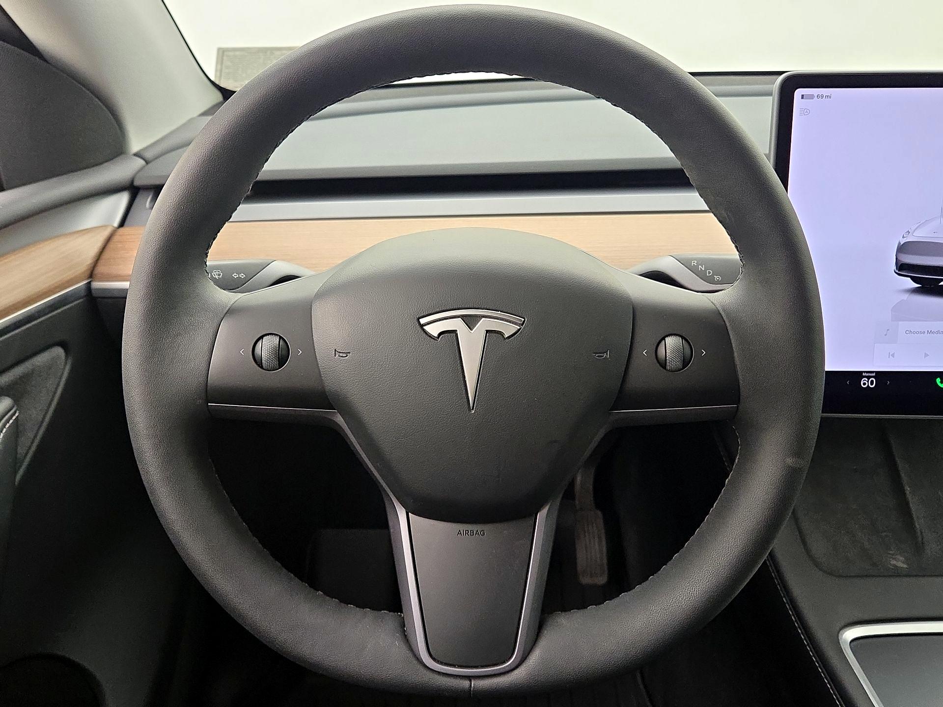 Thumbnail: 2023 Tesla Model Y - 10