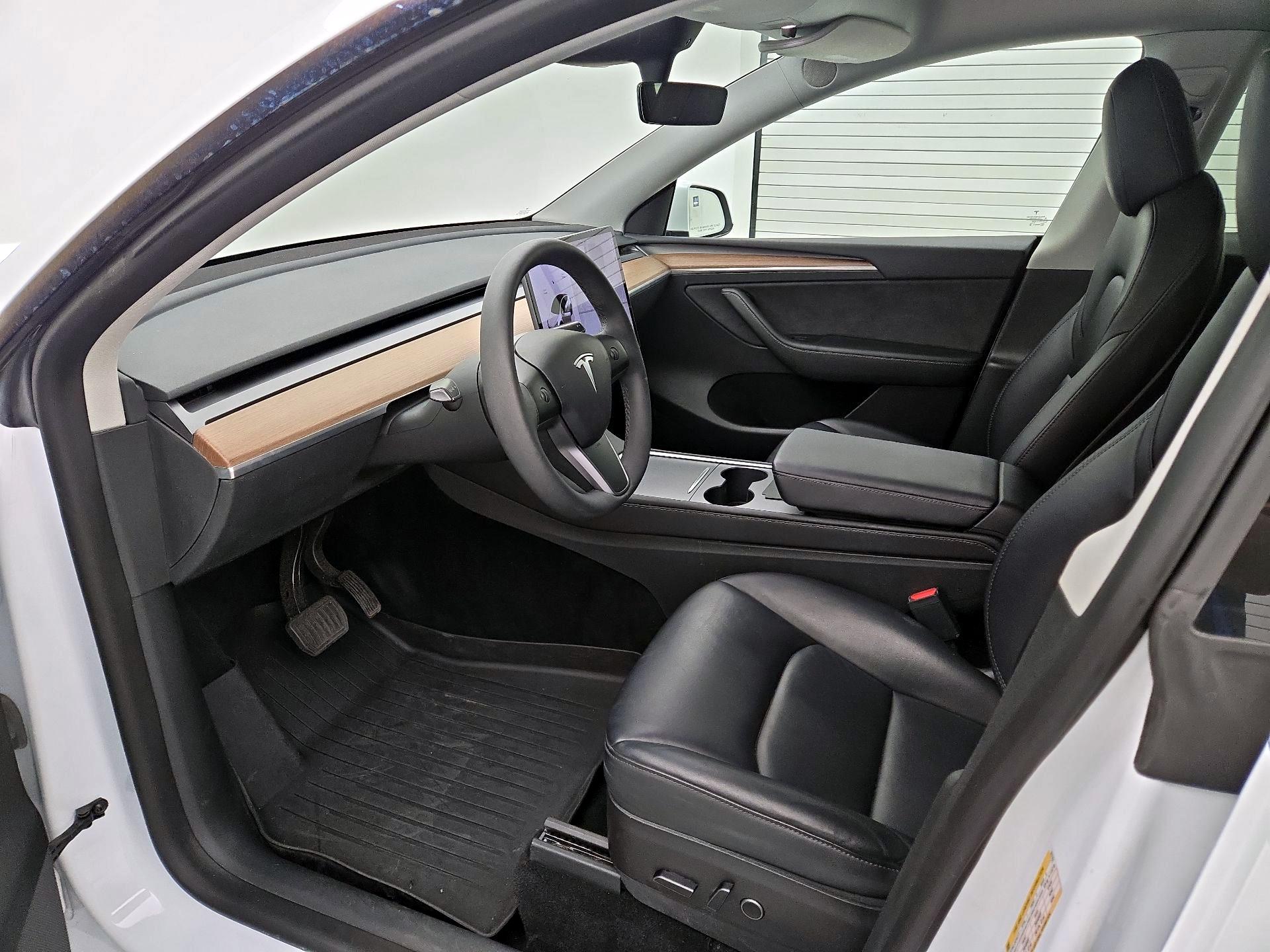 Thumbnail: 2023 Tesla Model Y - 11