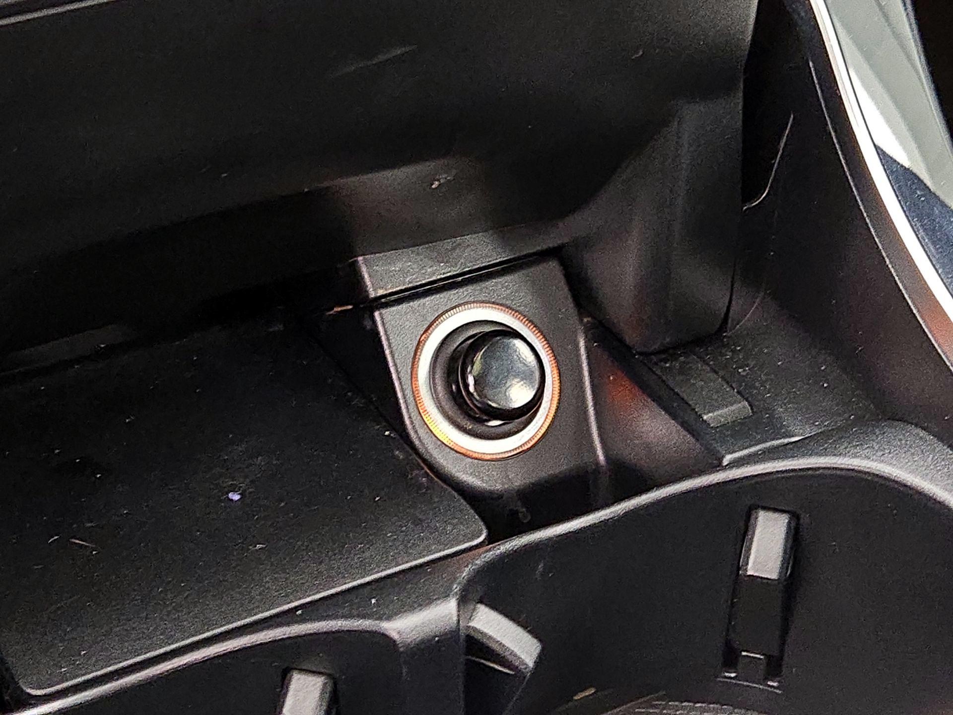 Thumbnail: 2018 Mercedes-Benz C-Class - 19