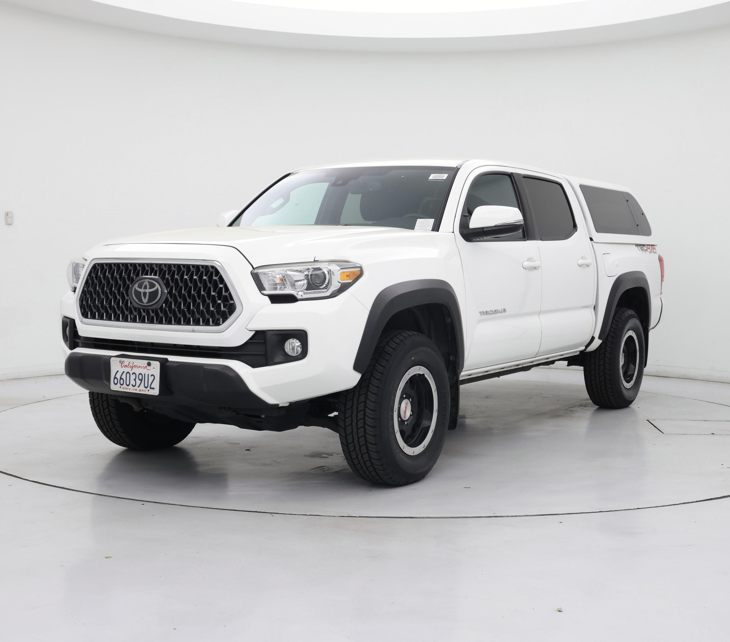 Thumbnail: 2019 Toyota Tacoma - 4