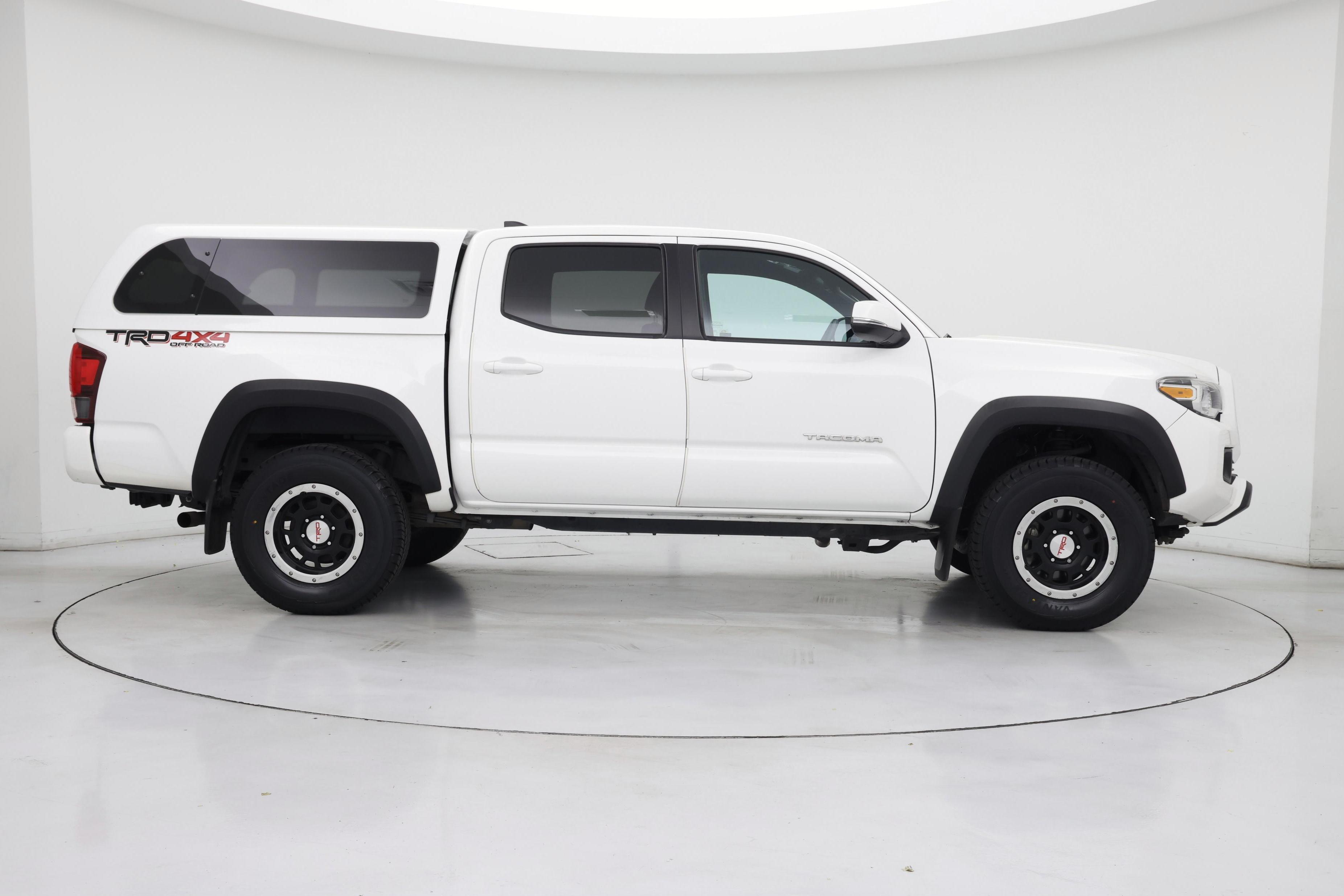 Thumbnail: 2019 Toyota Tacoma - 7