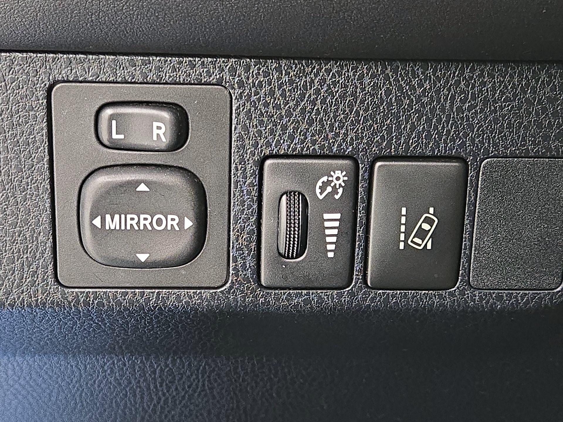 Thumbnail: 2017 Toyota RAV4 - 13