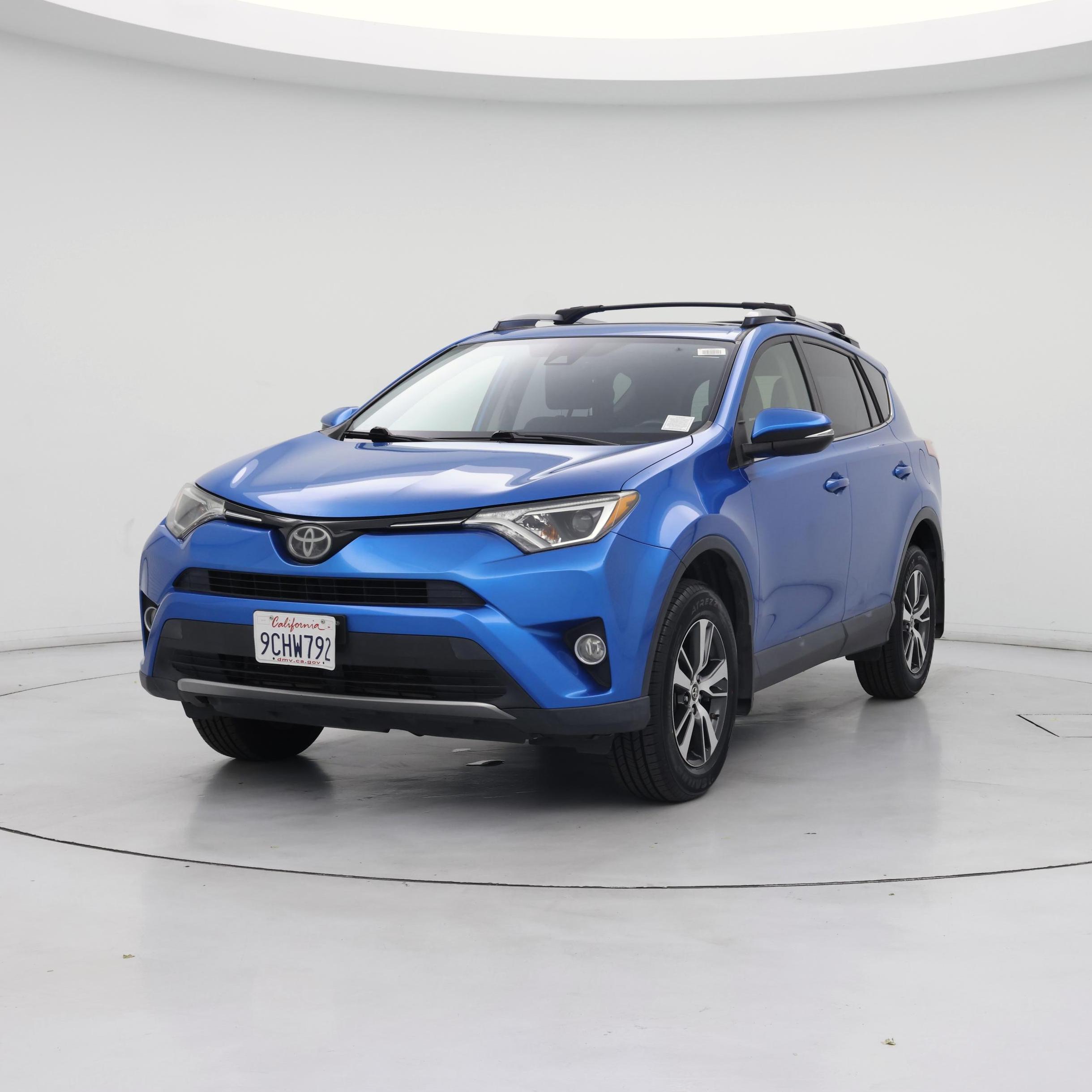 Thumbnail: 2017 Toyota RAV4 - 4