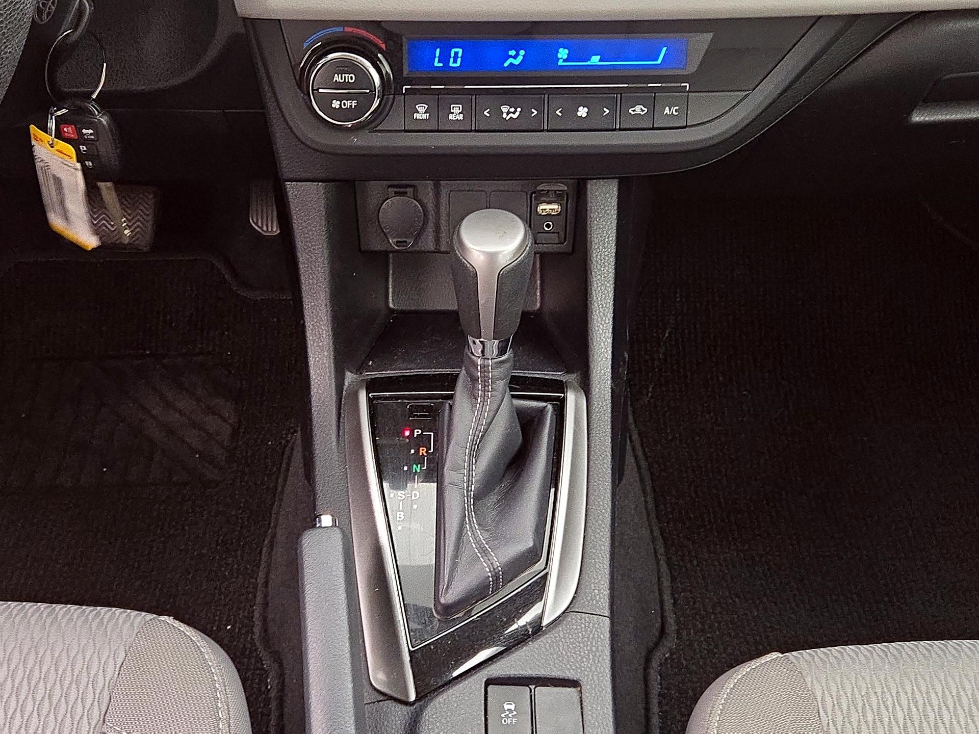 Thumbnail: 2015 Toyota Corolla - 17