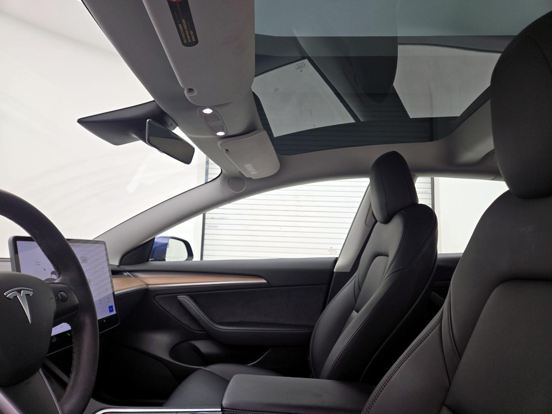 Thumbnail: 2023 Tesla Model 3 - 18