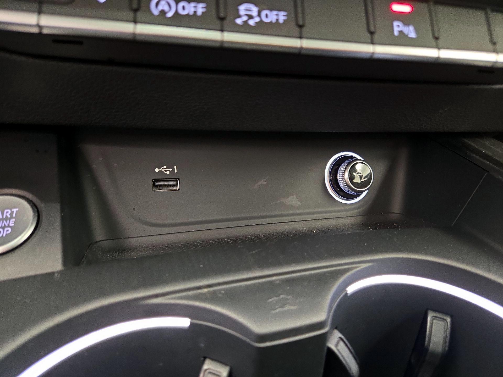 Thumbnail: 2019 Audi A4 - 18