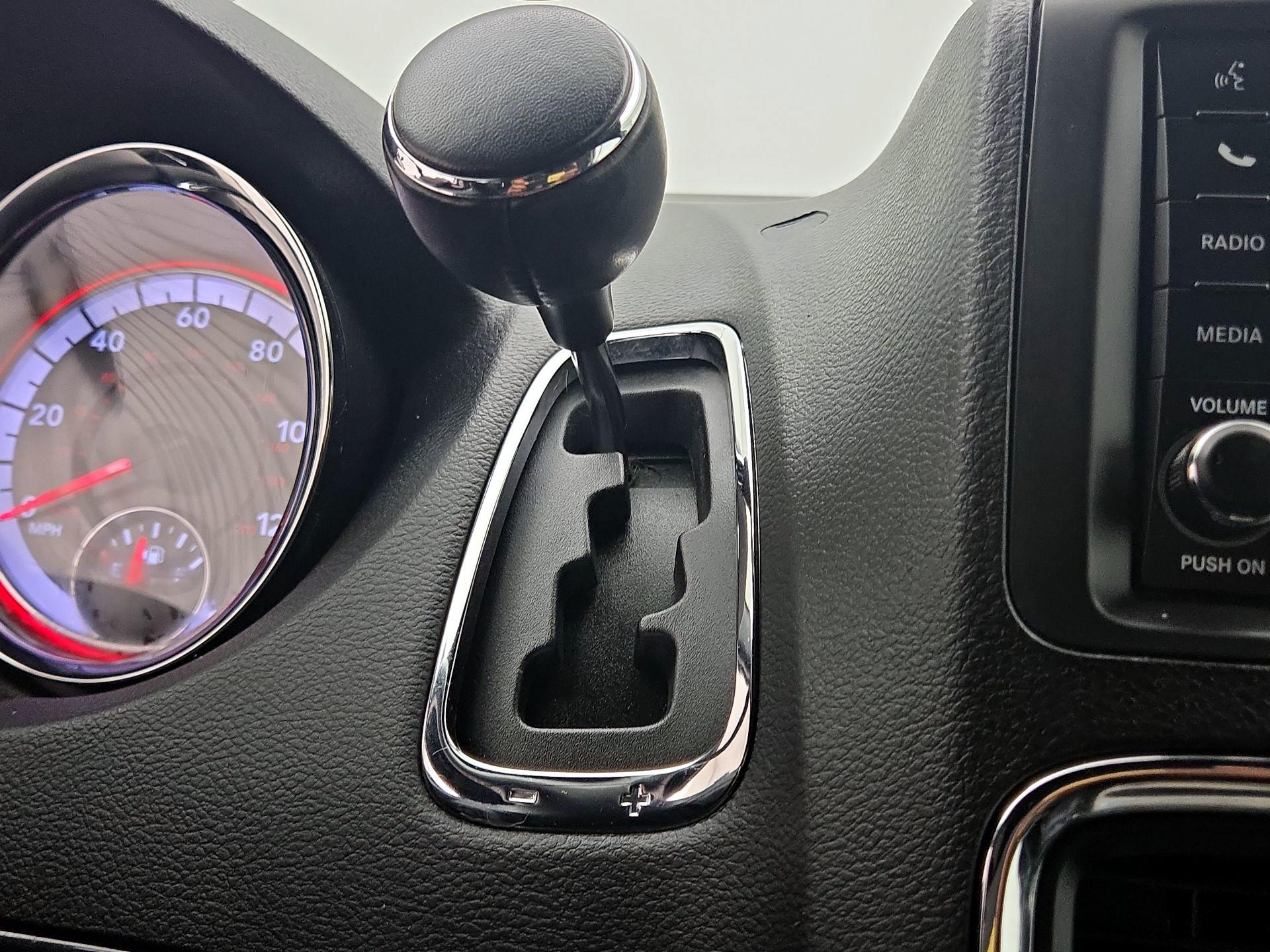 Thumbnail: 2020 Dodge Grand Caravan - 15