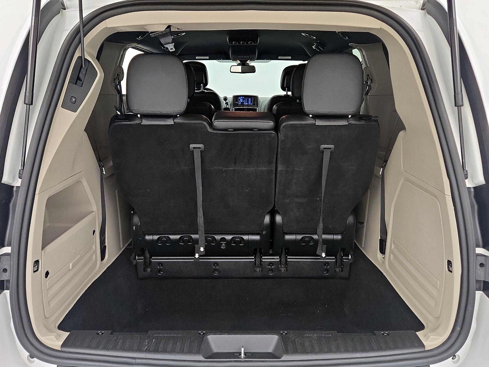 Thumbnail: 2020 Dodge Grand Caravan - 19