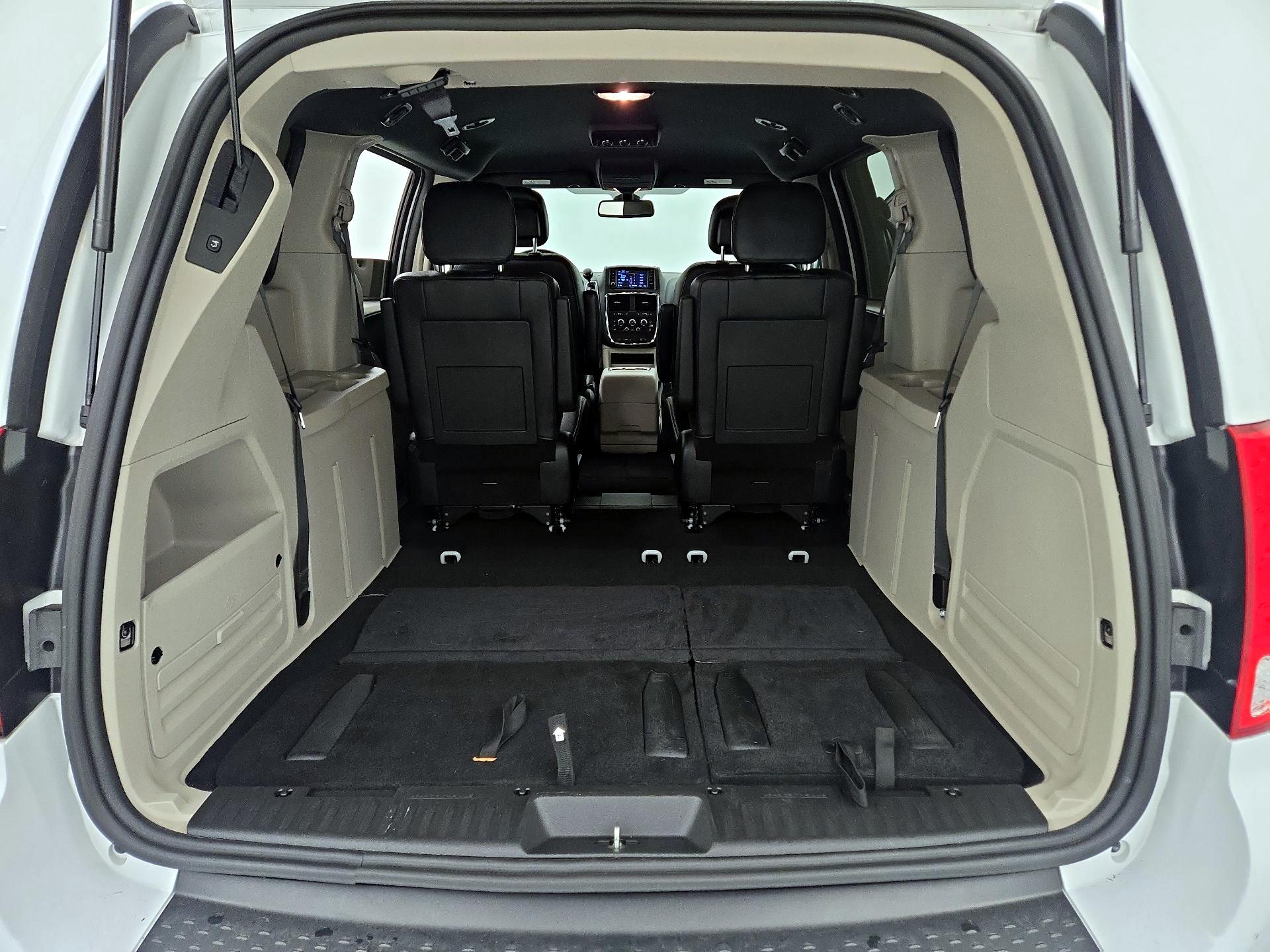 Thumbnail: 2020 Dodge Grand Caravan - 20