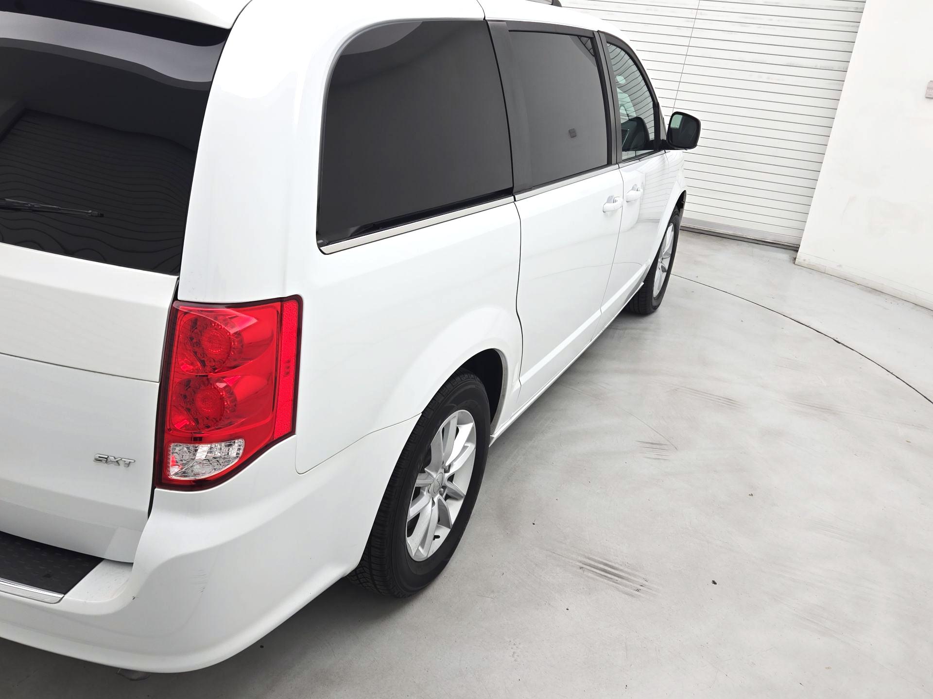 Thumbnail: 2020 Dodge Grand Caravan - 5