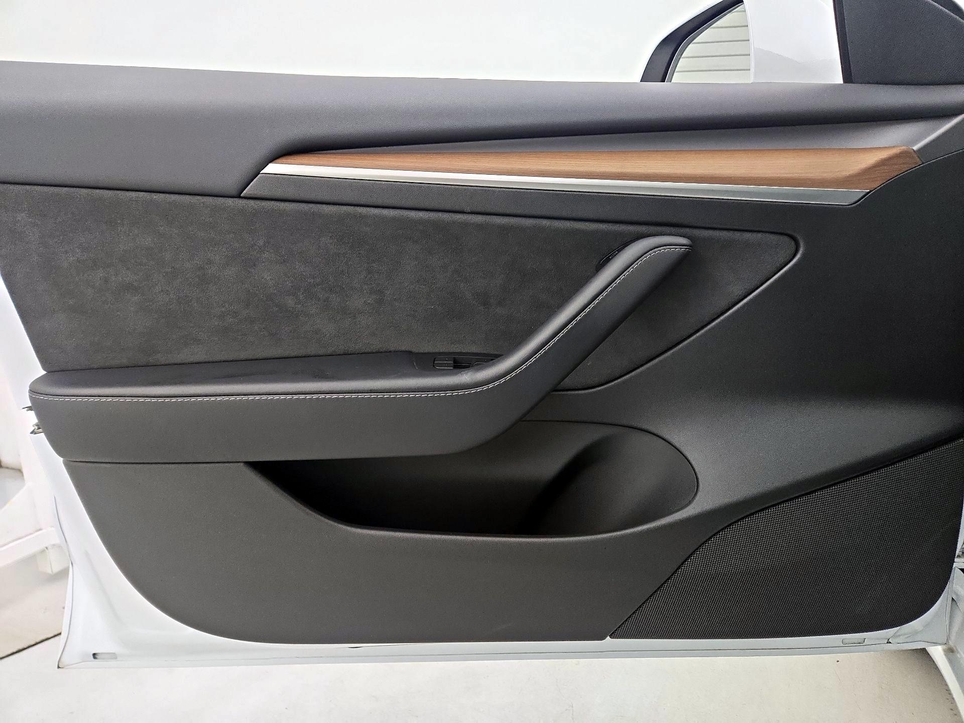 Thumbnail: 2023 Tesla Model 3 - 12