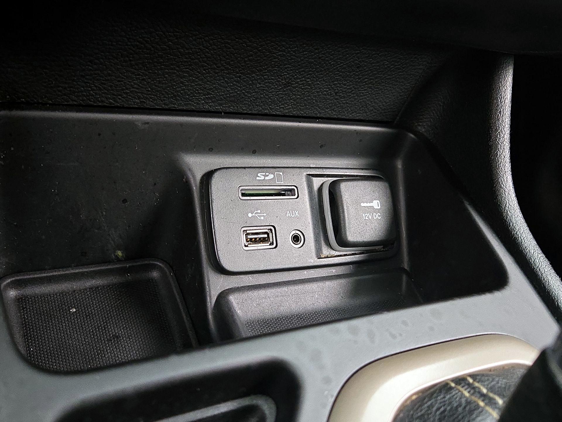 Thumbnail: 2015 Jeep Cherokee - 18