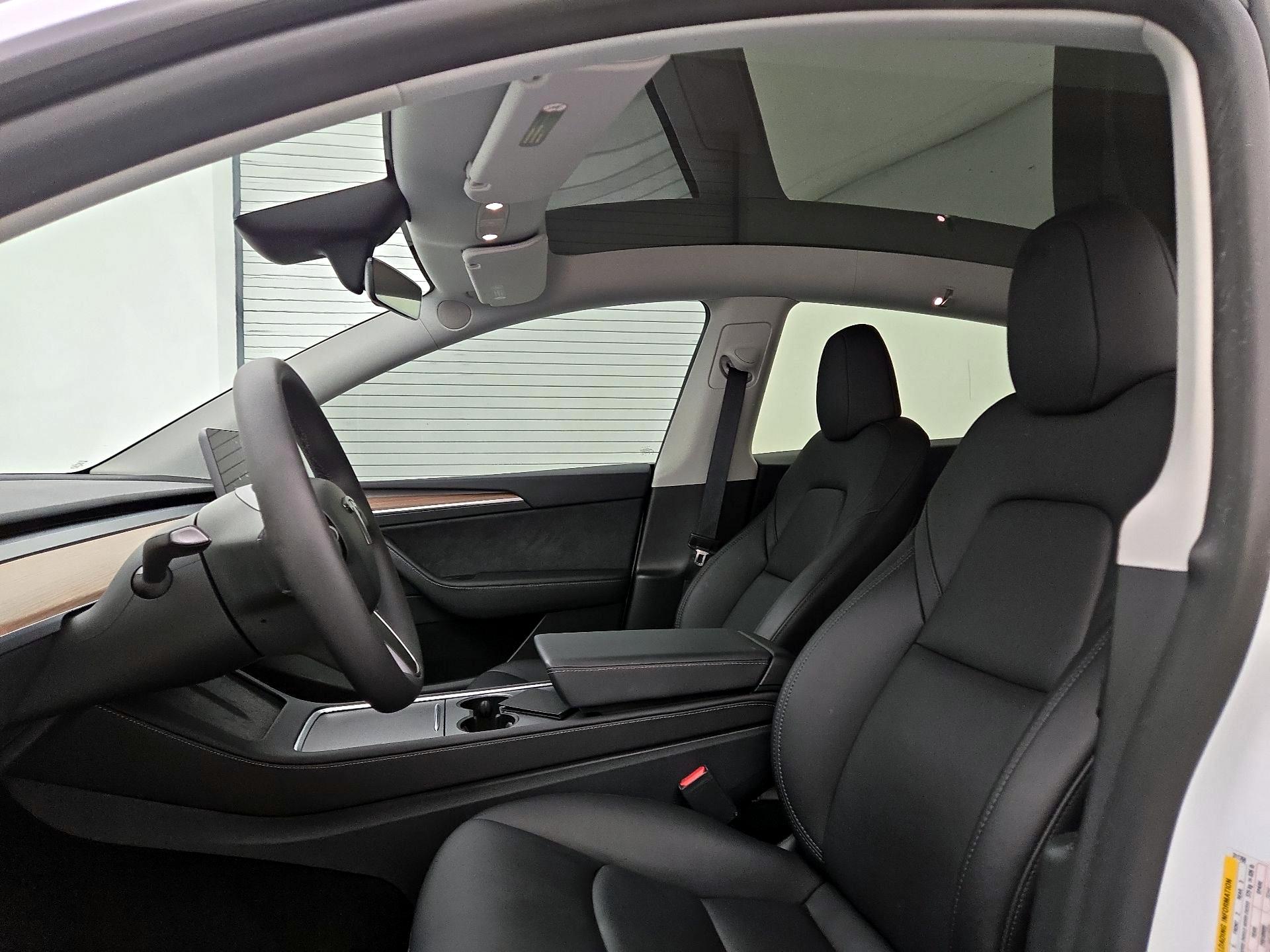 Thumbnail: 2025 Tesla Model Y - 18