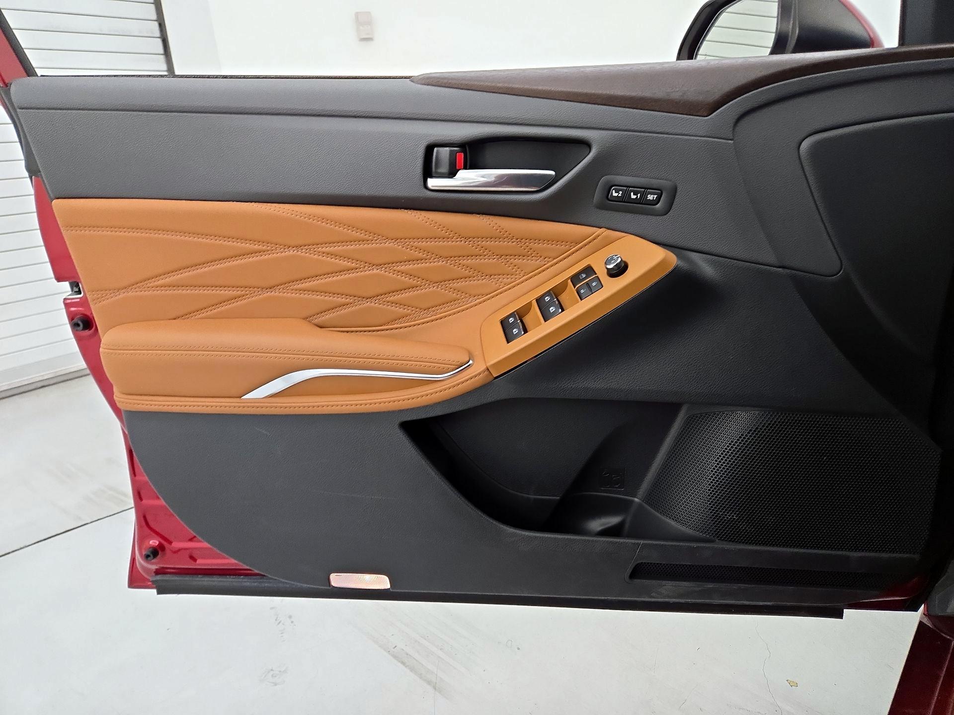 Thumbnail: 2021 Toyota Avalon - 12