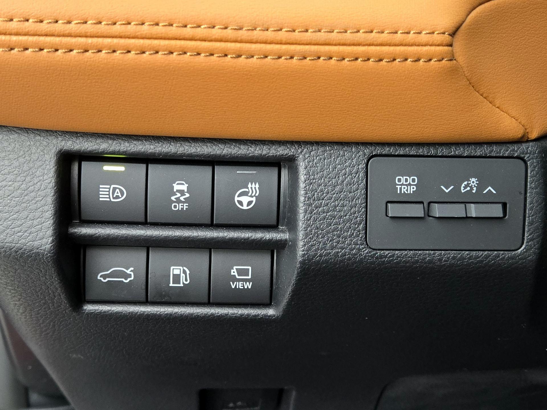 Thumbnail: 2021 Toyota Avalon - 13