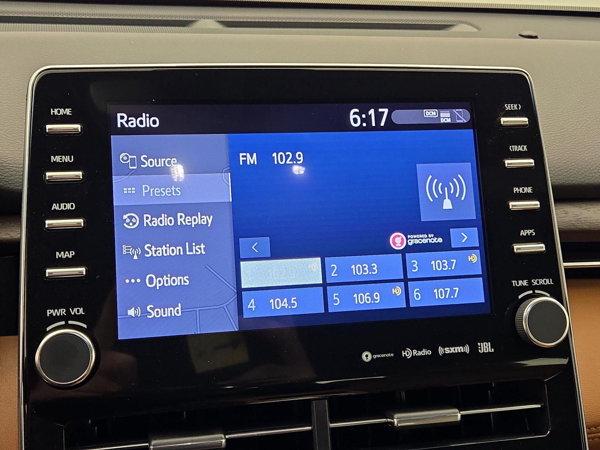 Thumbnail: 2021 Toyota Avalon - 16