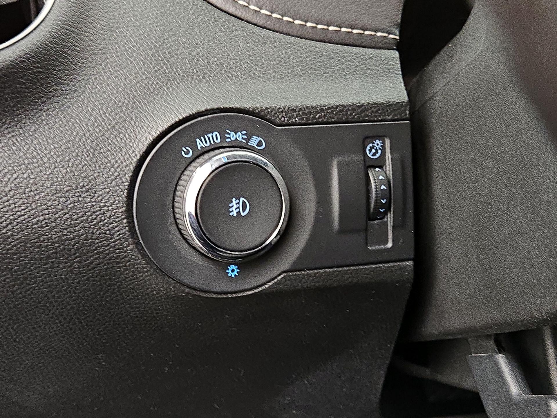 Thumbnail: 2014 Chevrolet Camaro - 13