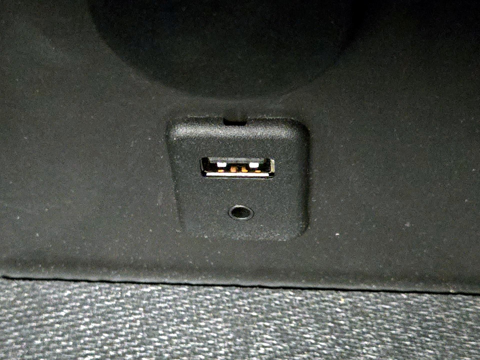 Thumbnail: 2014 Chevrolet Camaro - 18