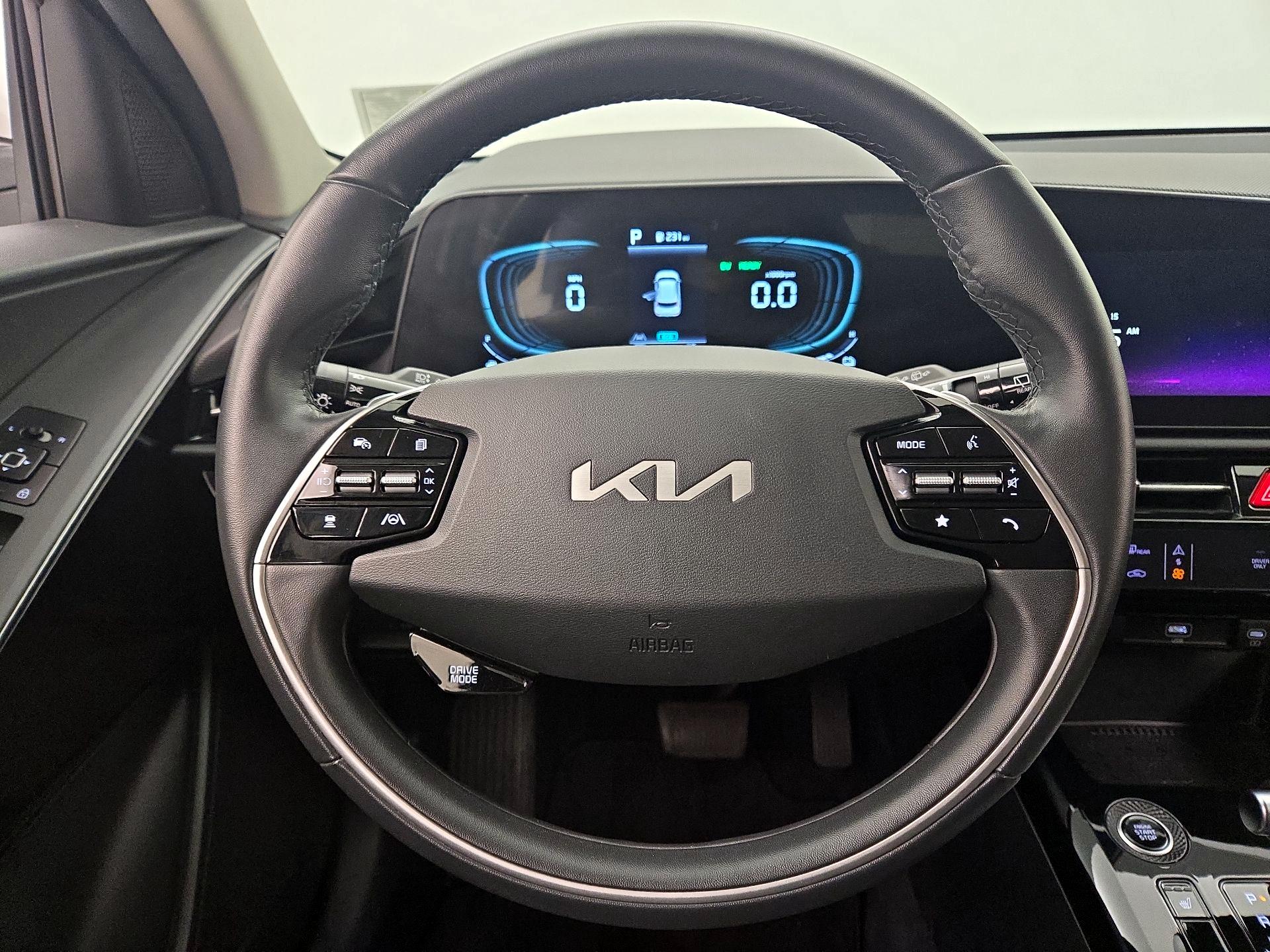 Thumbnail: 2023 Kia Niro - 10