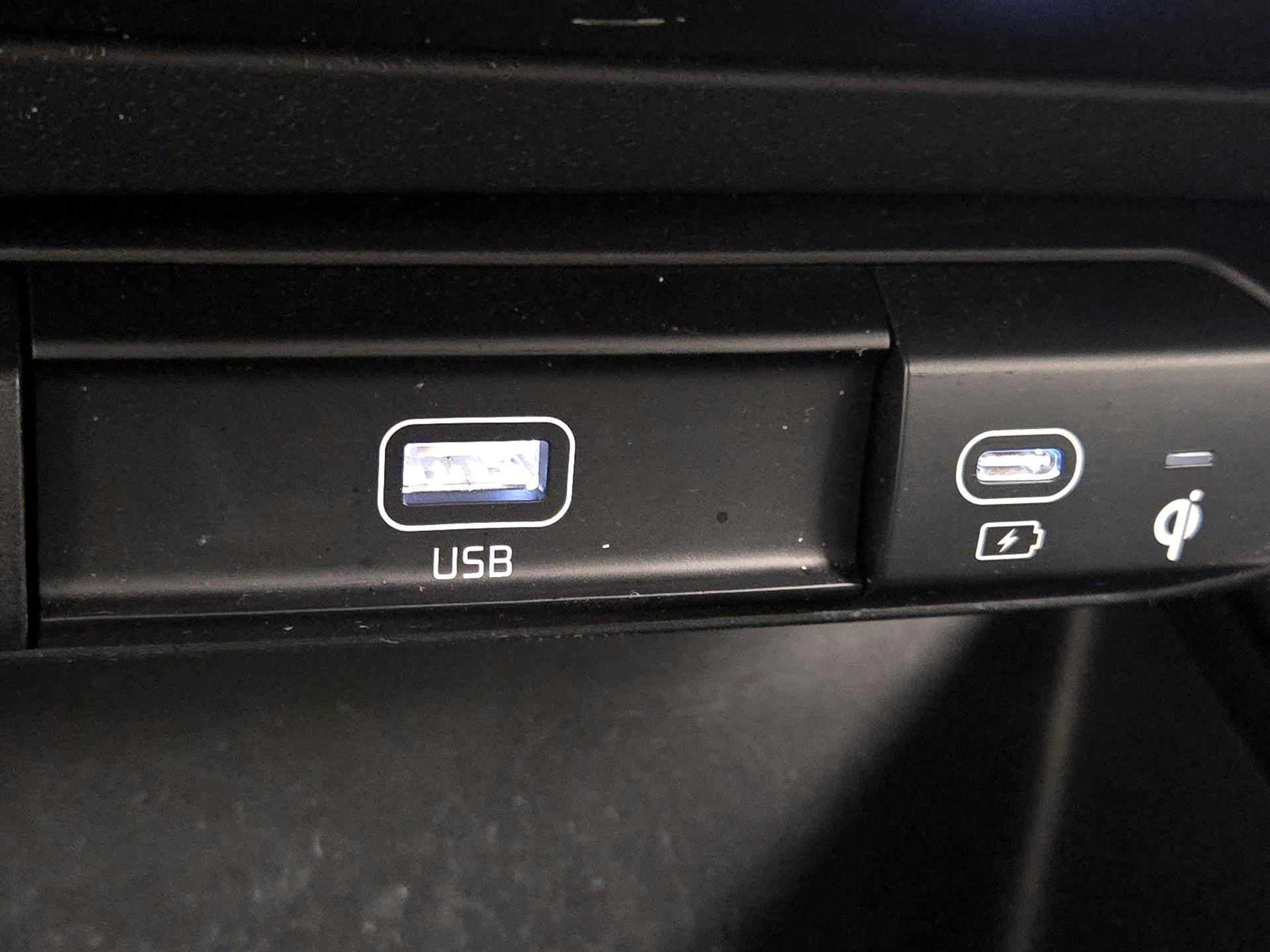 Thumbnail: 2023 Kia Niro - 19