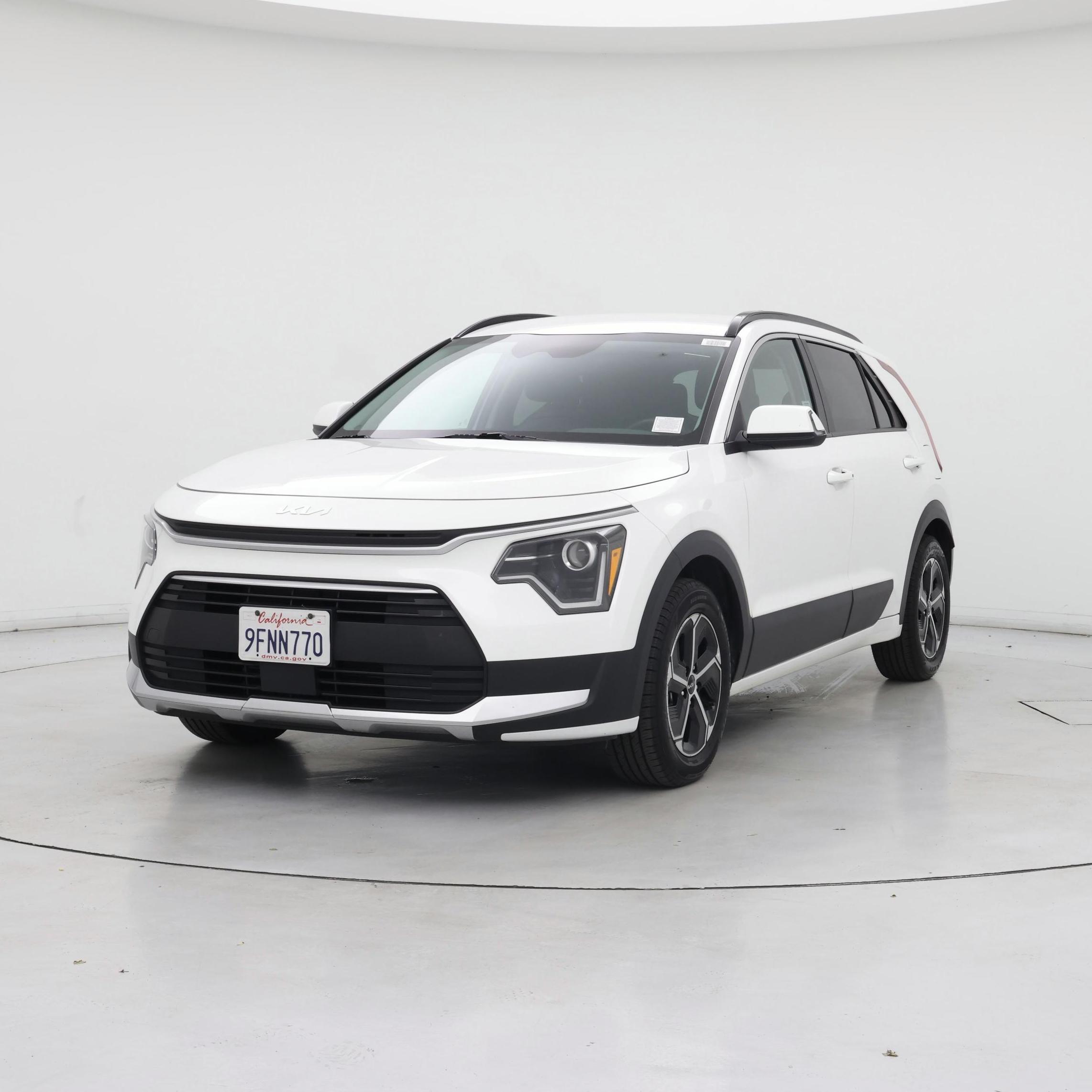 Thumbnail: 2023 Kia Niro - 4