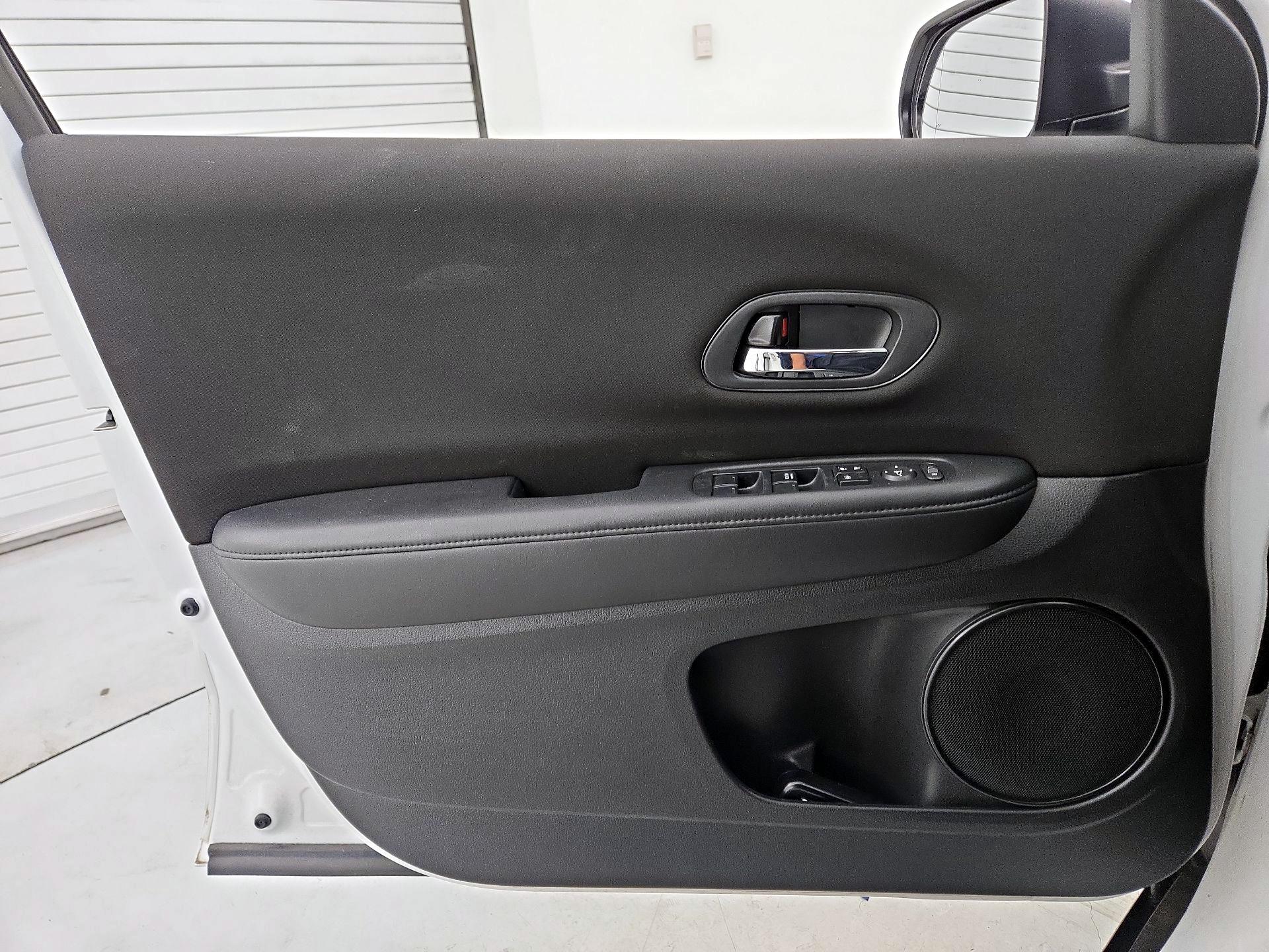 Thumbnail: 2016 Honda HR-V - 12
