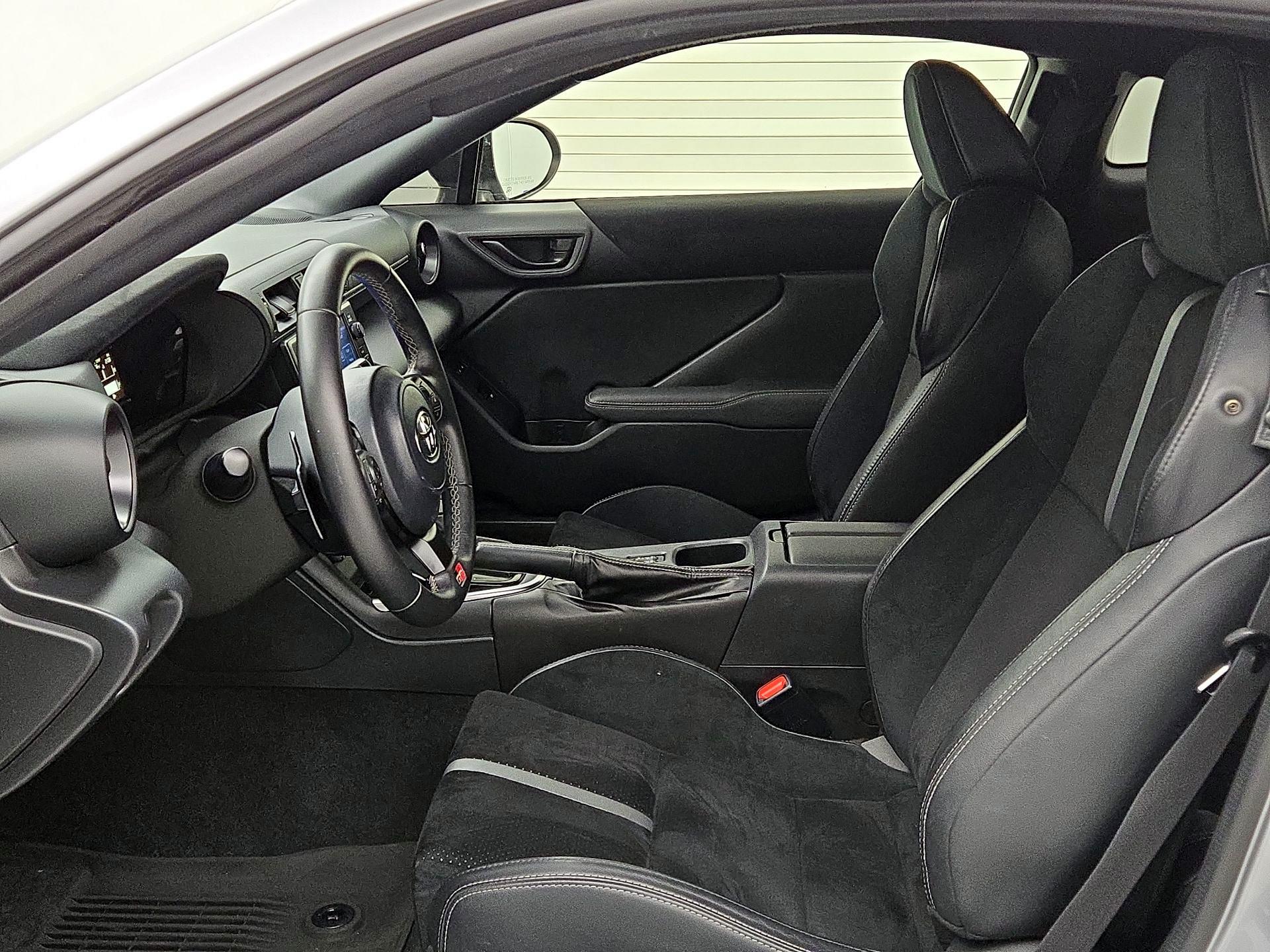 Thumbnail: 2023 Toyota GR86 - 11