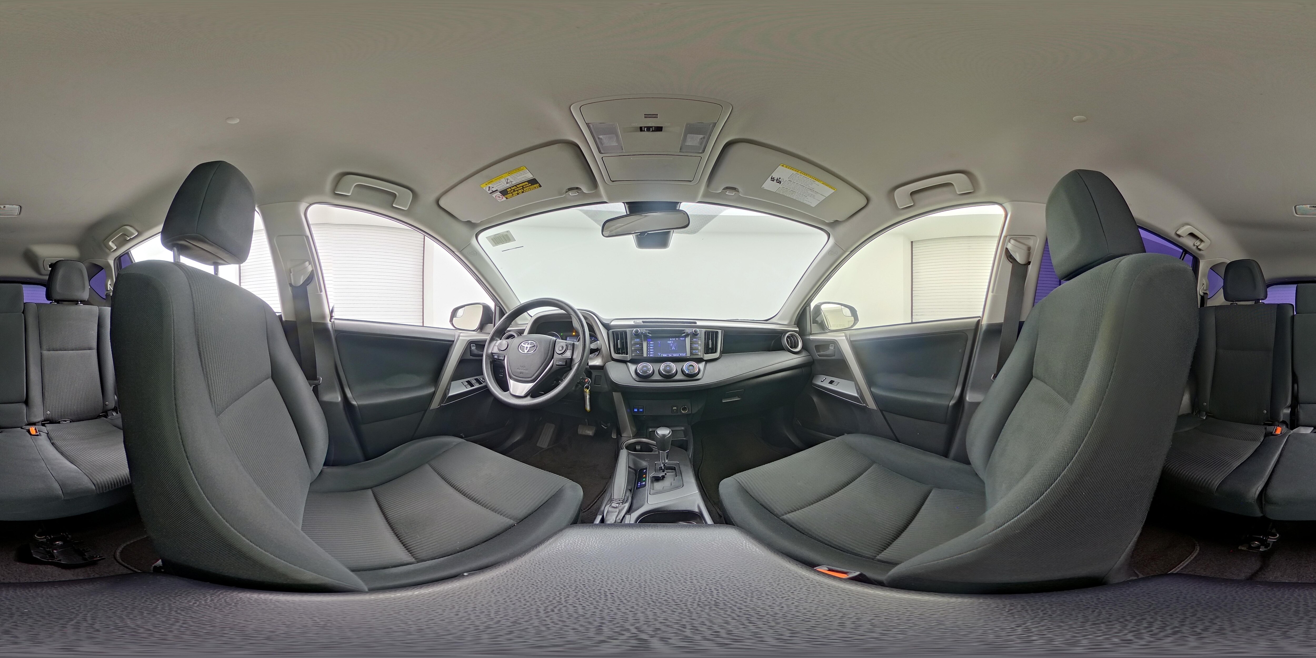 2018 Toyota RAV4 LE - Photo 26