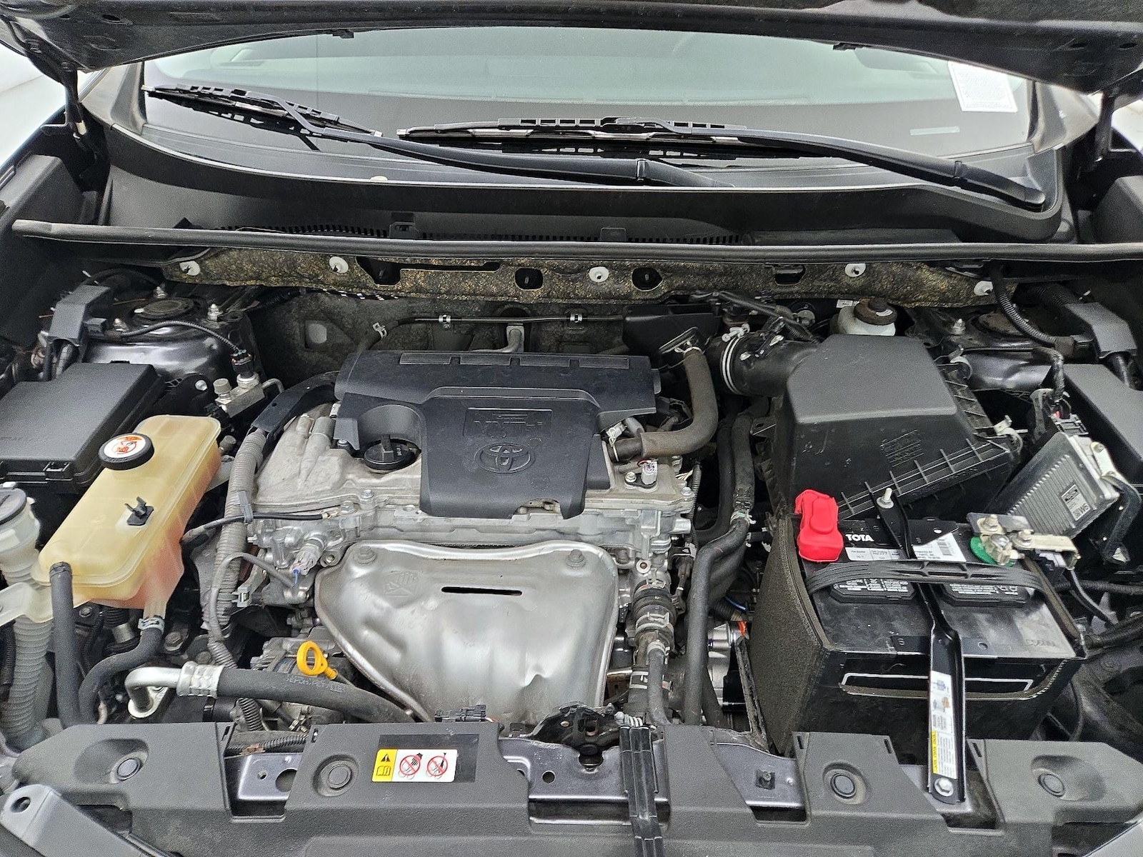 2018 Toyota RAV4 LE - Photo 22