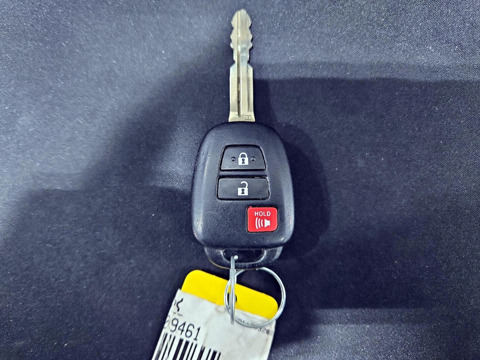 2018 Toyota RAV4 LE - Photo 23