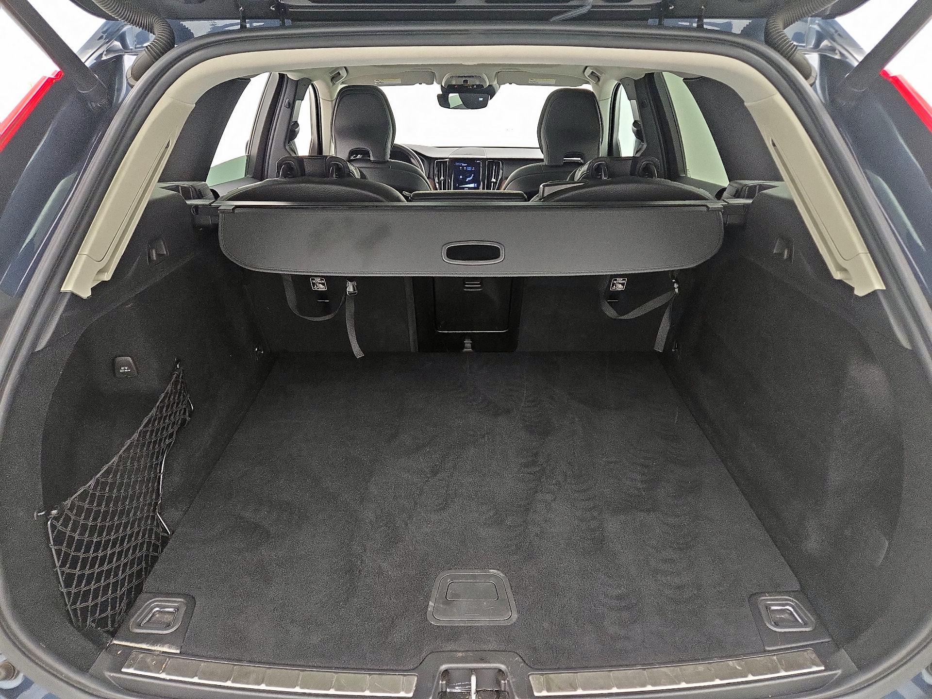 Thumbnail: 2021 Volvo XC60 - 19