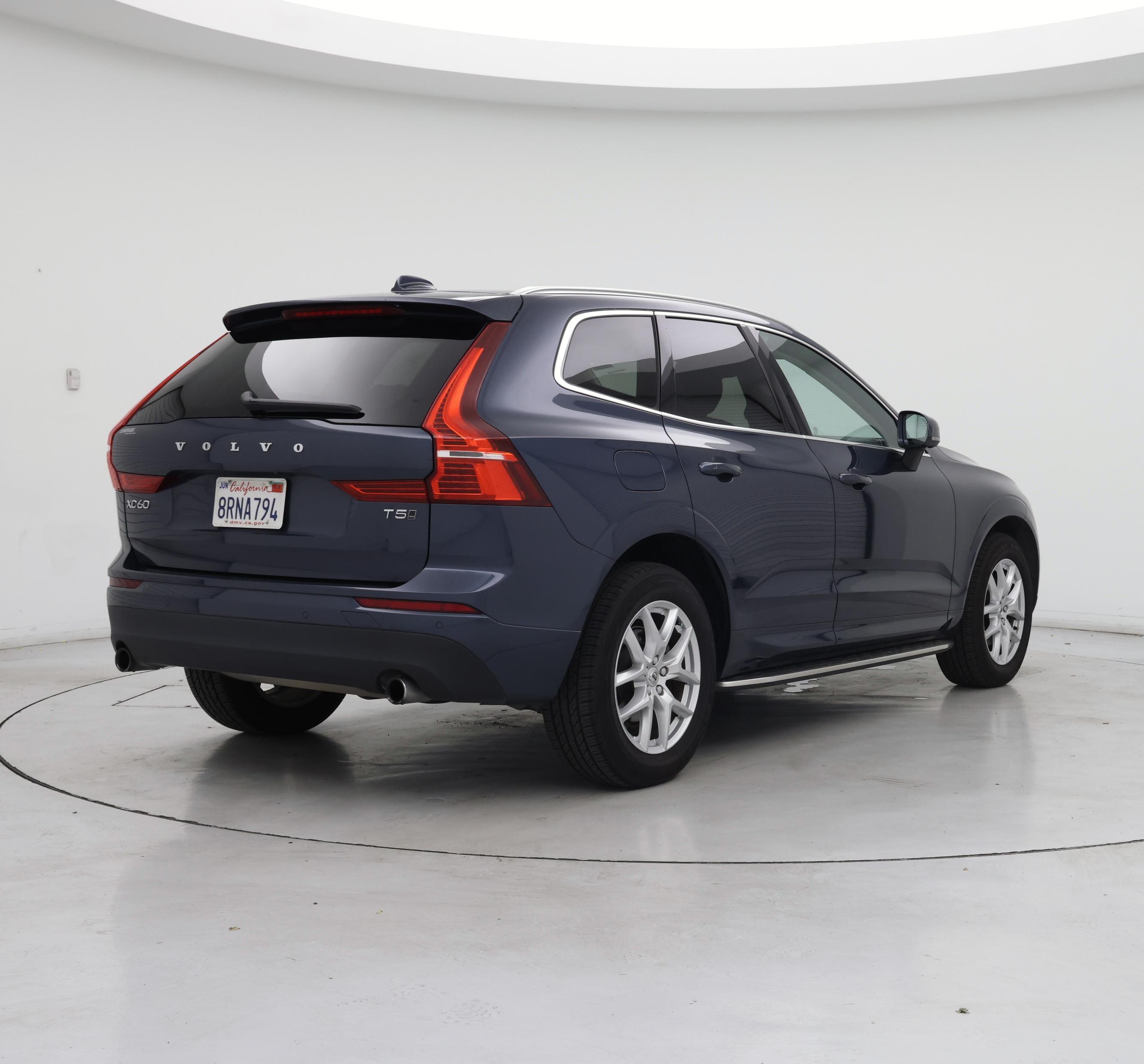 Thumbnail: 2021 Volvo XC60 - 8