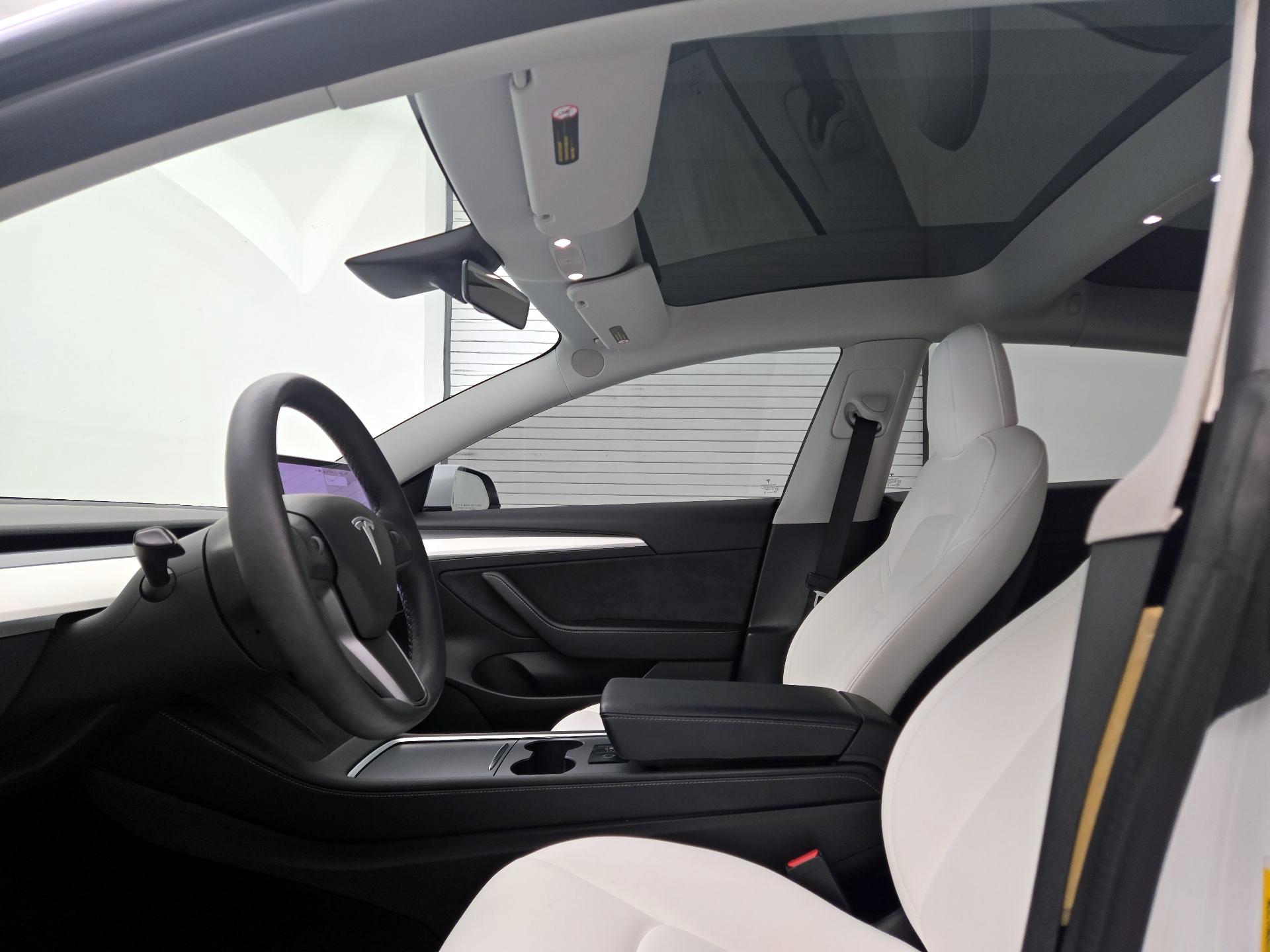 Thumbnail: 2022 Tesla Model 3 - 18