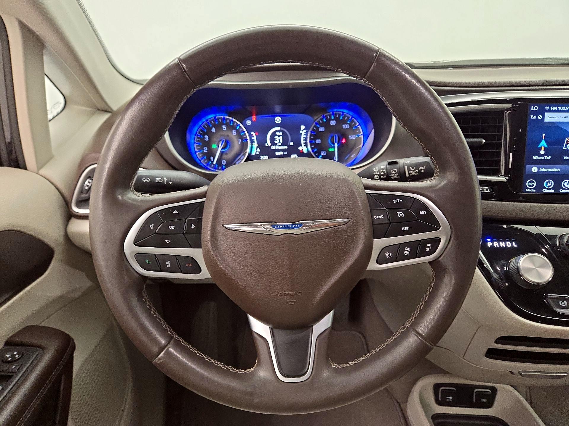 Thumbnail: 2018 Chrysler Pacifica - 10